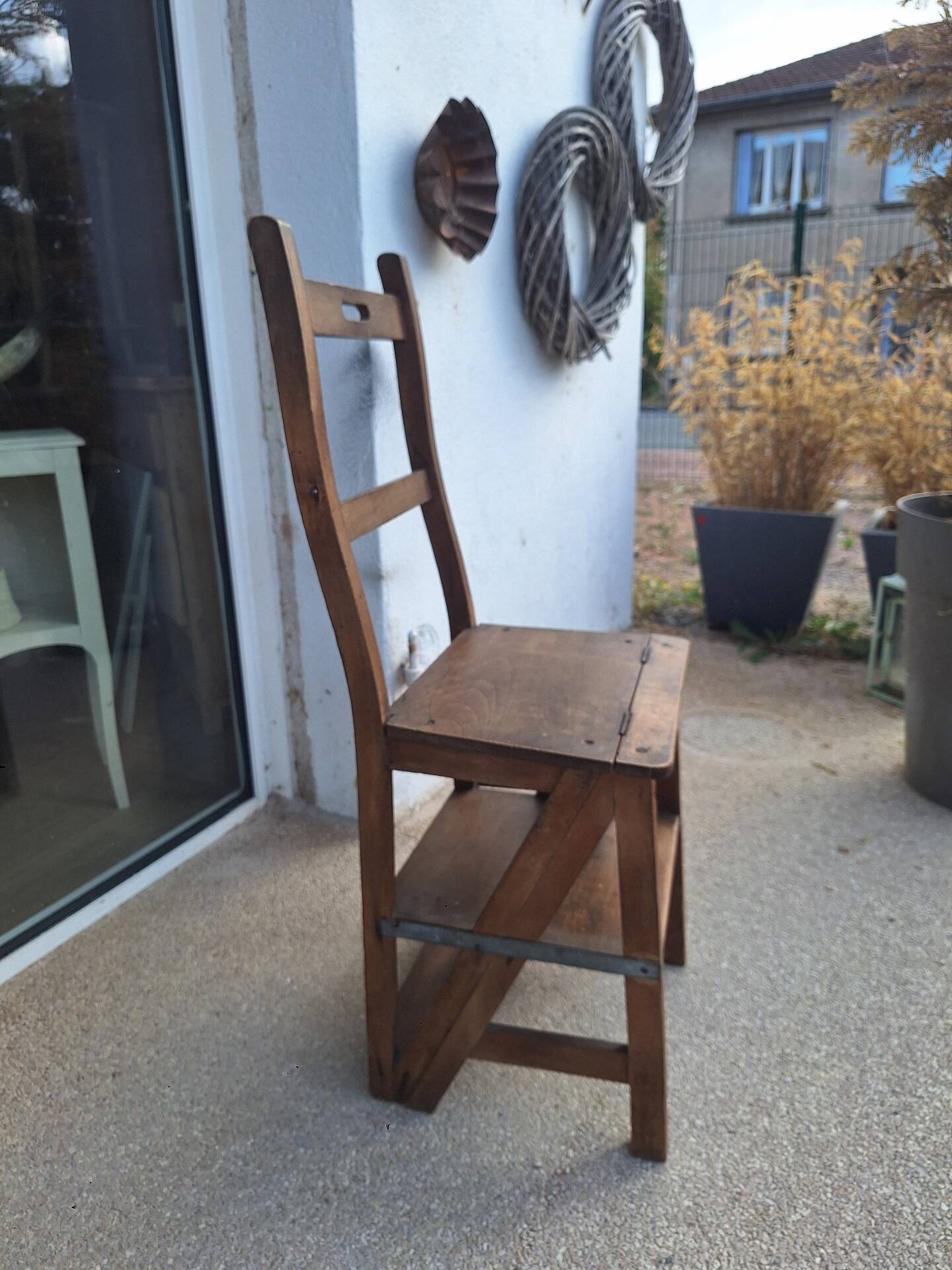 Chaise escabeau 
