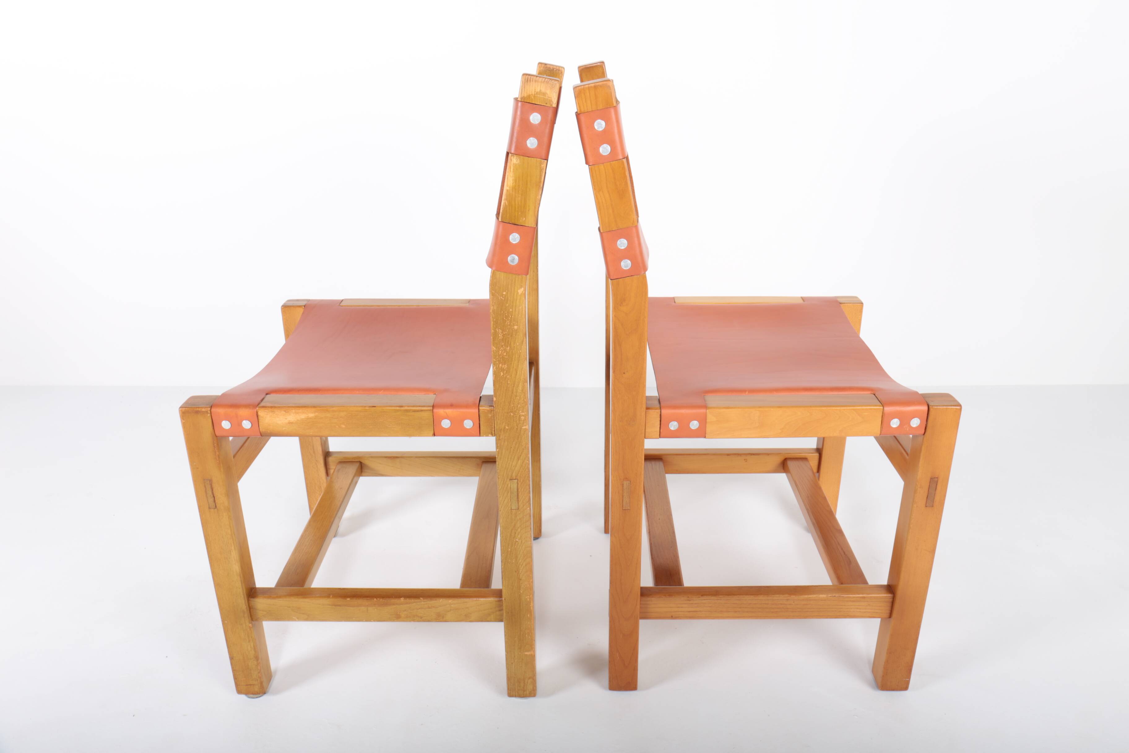 Set of 6 chairs in elm and leather Maison Regain edition