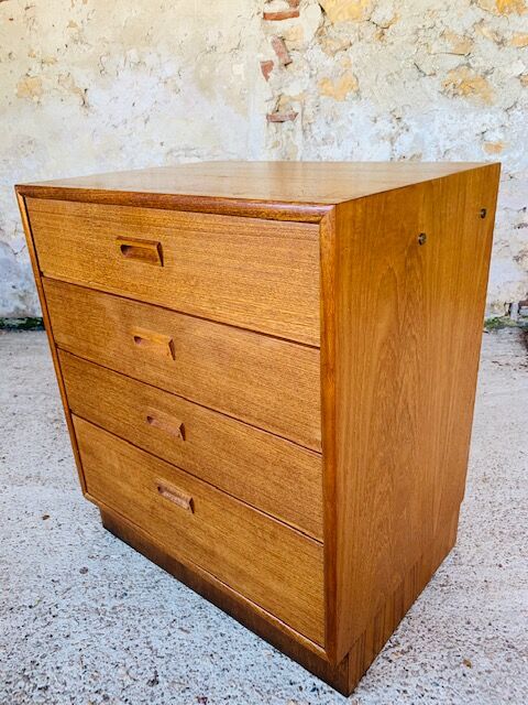 Scandinavian 4-drawer teak chest of drawers by Kempkes 1960s