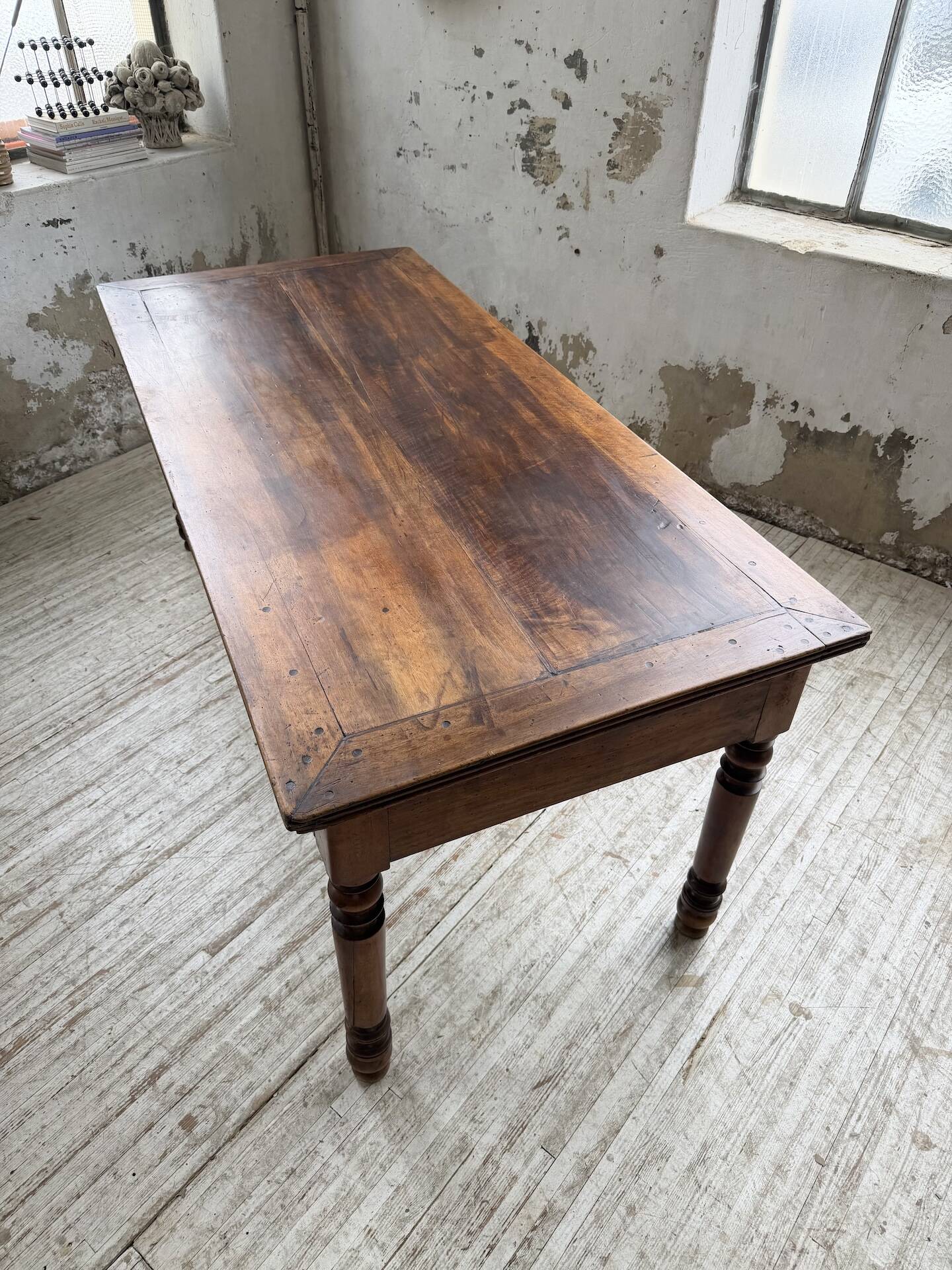 Table de ferme ou table de drapier noyer massif 1900