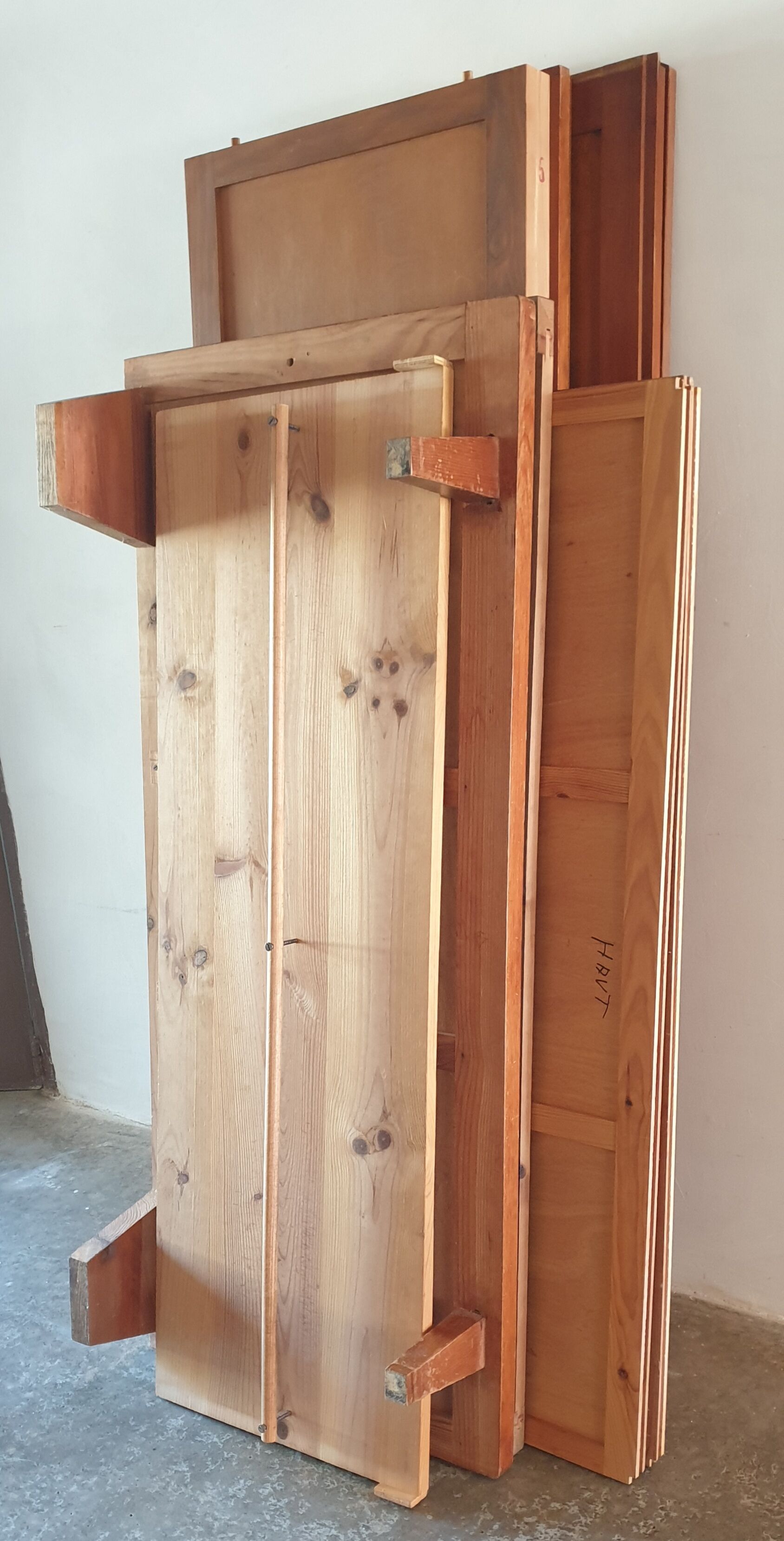 Parisian wardrobe with sliding doors