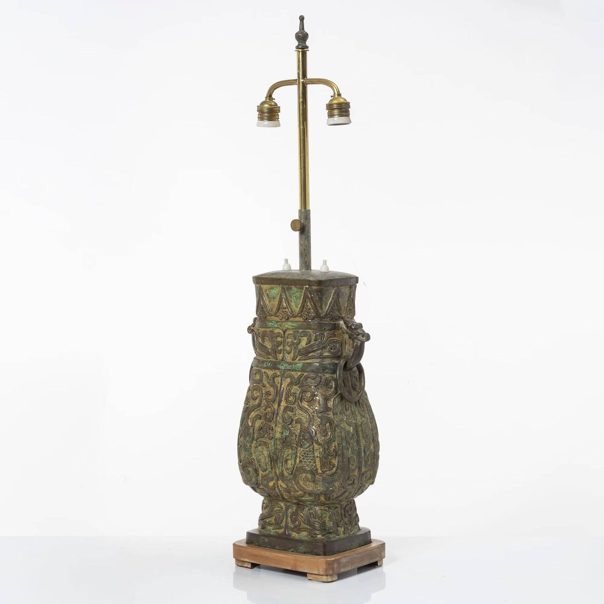 Billy Haines style table lamp in patinated bronze "verdigris" 1960s