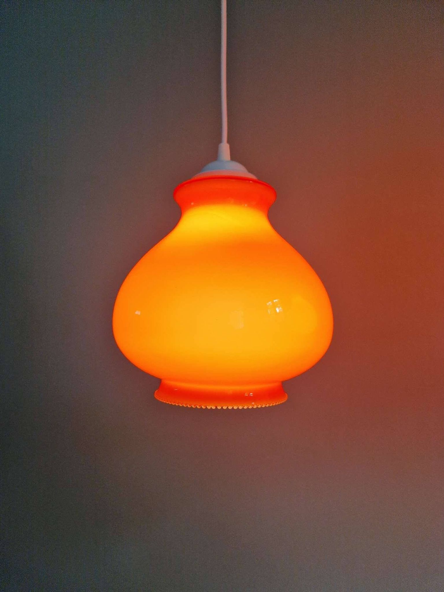 Trio de suspensions vintage en opaline orange, 1960-70