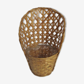 Vintage wicker potter cache