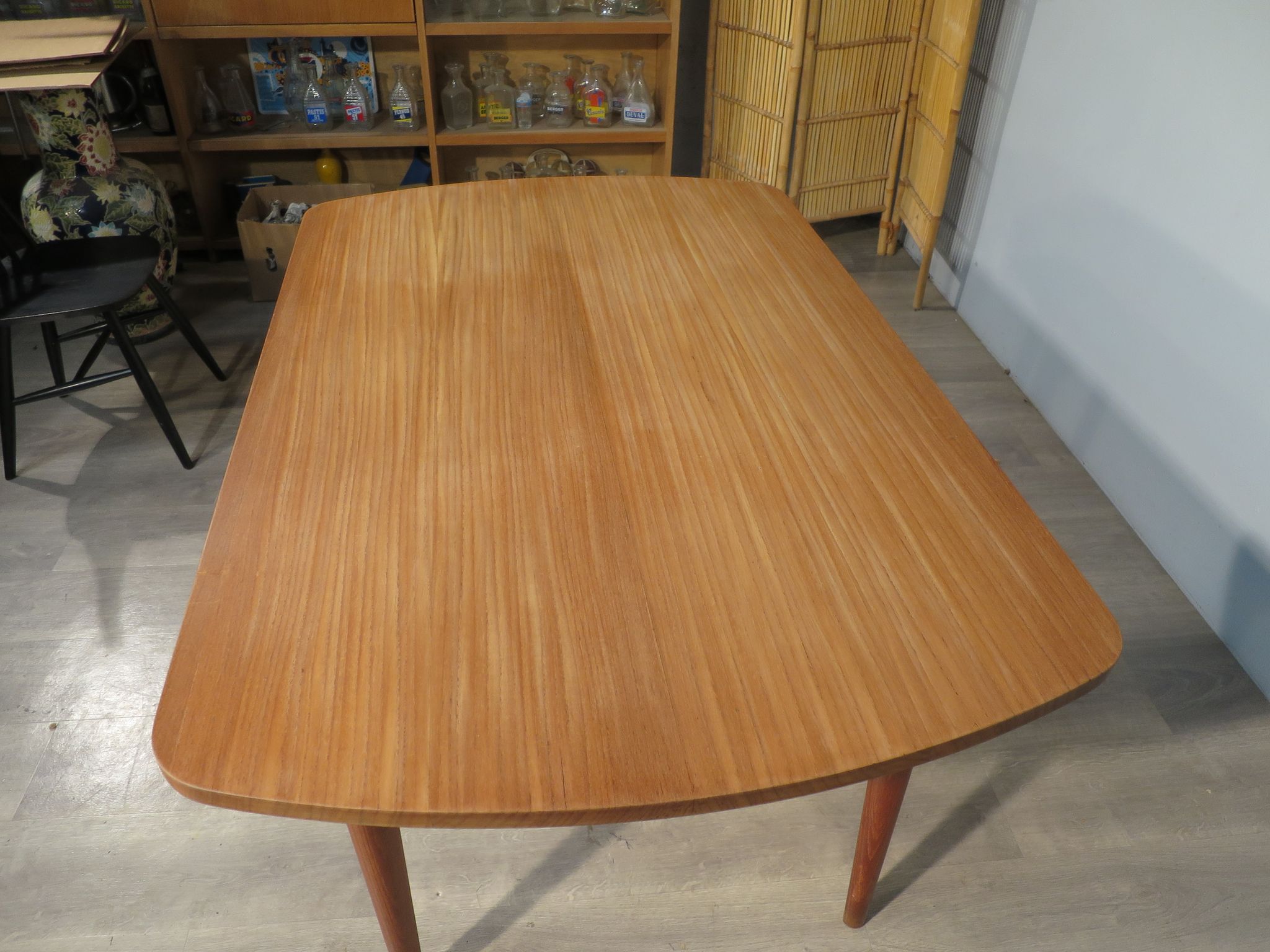 Table scandinave en teck massif des années 60