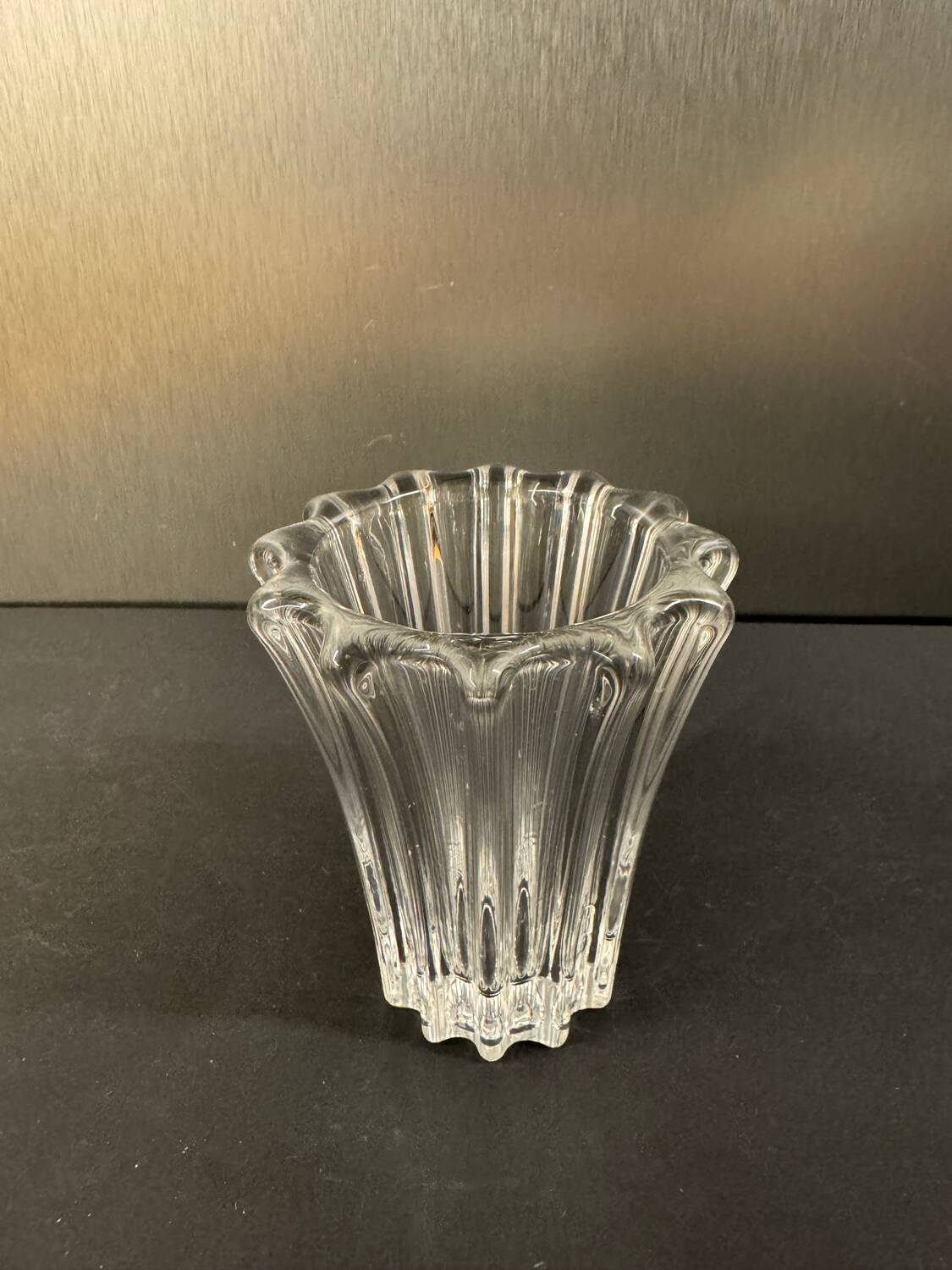 Vase vintage transparent à bords ondulés années 50/60
