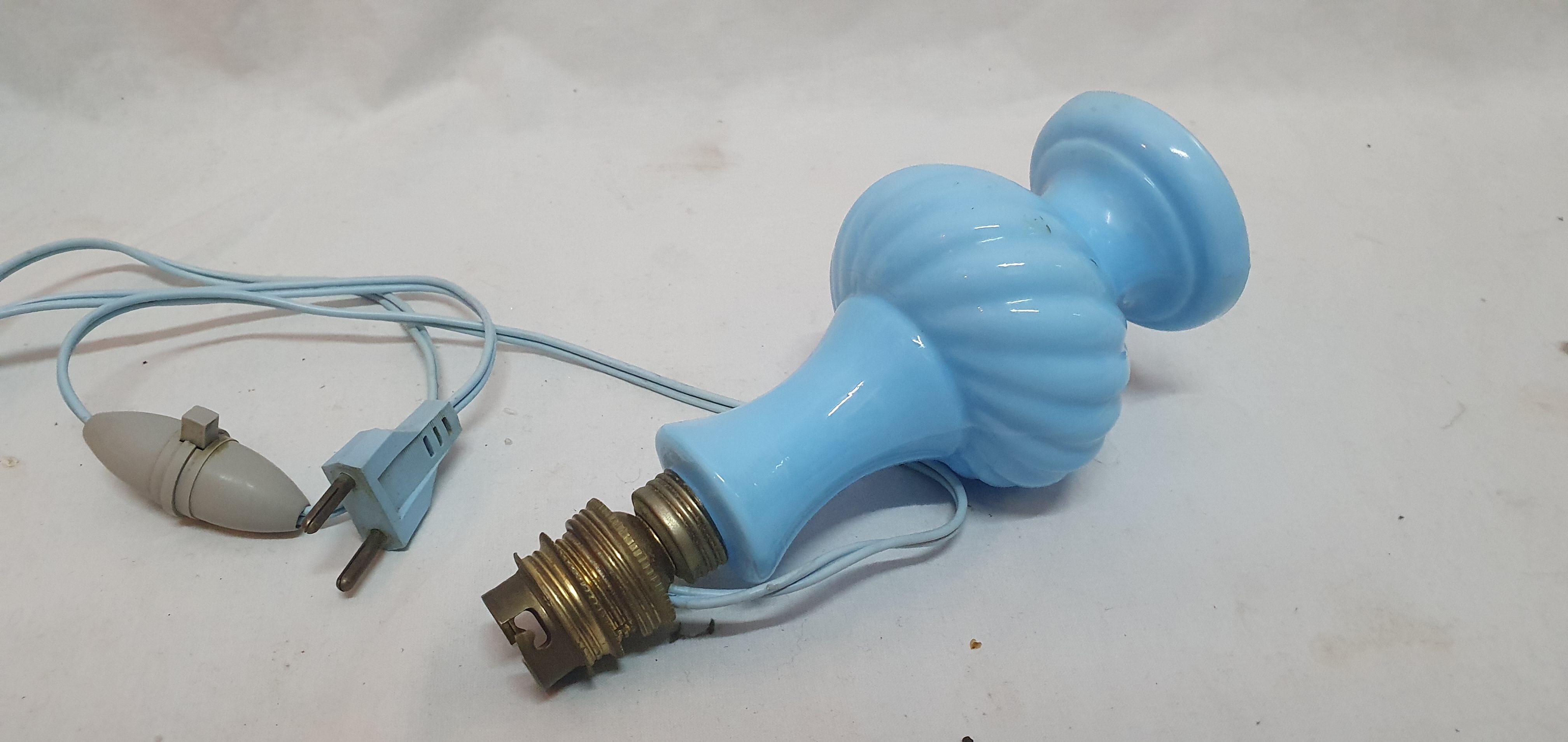 Pied de lampe opaline bleu
