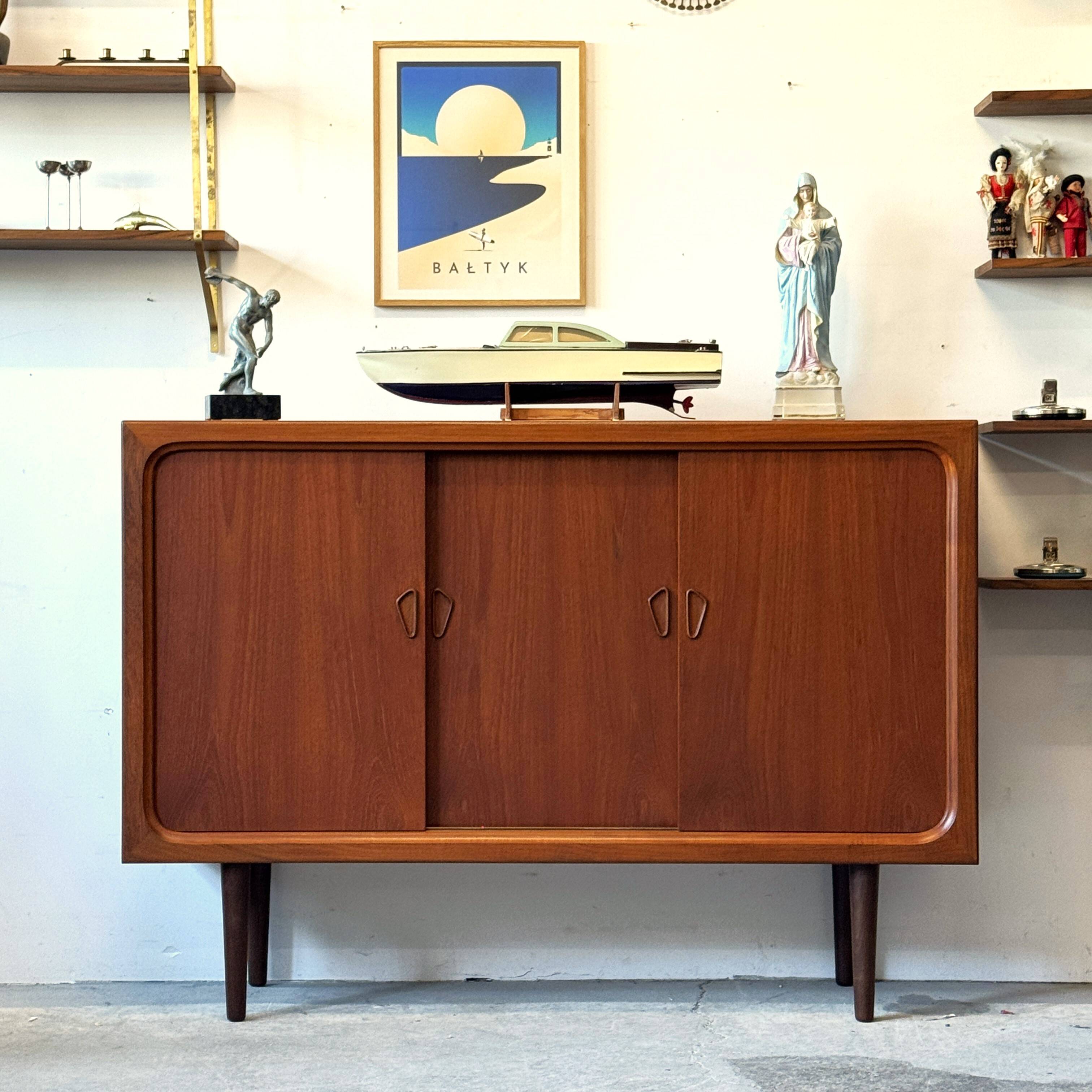 Buffet en teck, Danemark, années 1960/1970, style Mid-C Modern, vintage