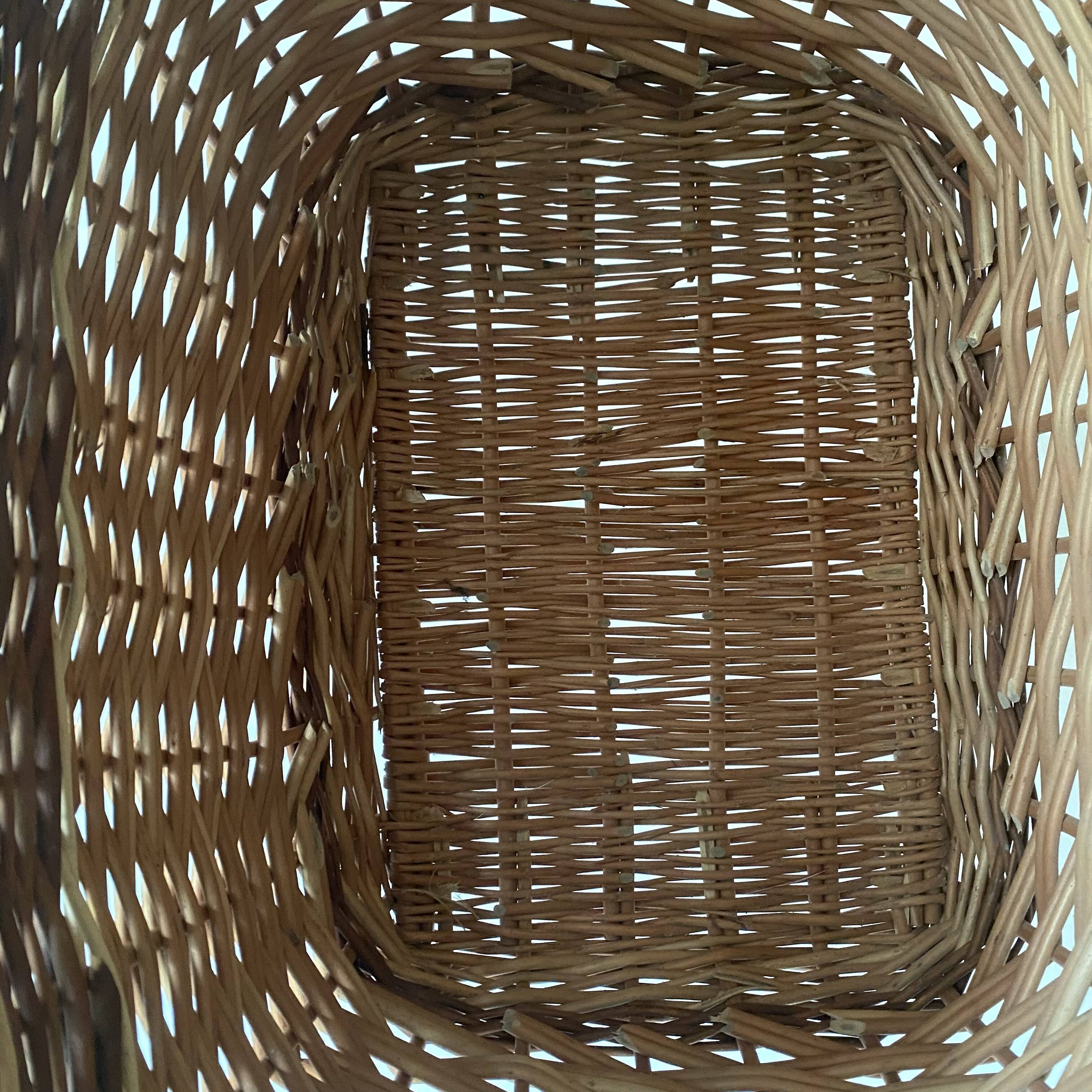 Two-tone woven wicker basket