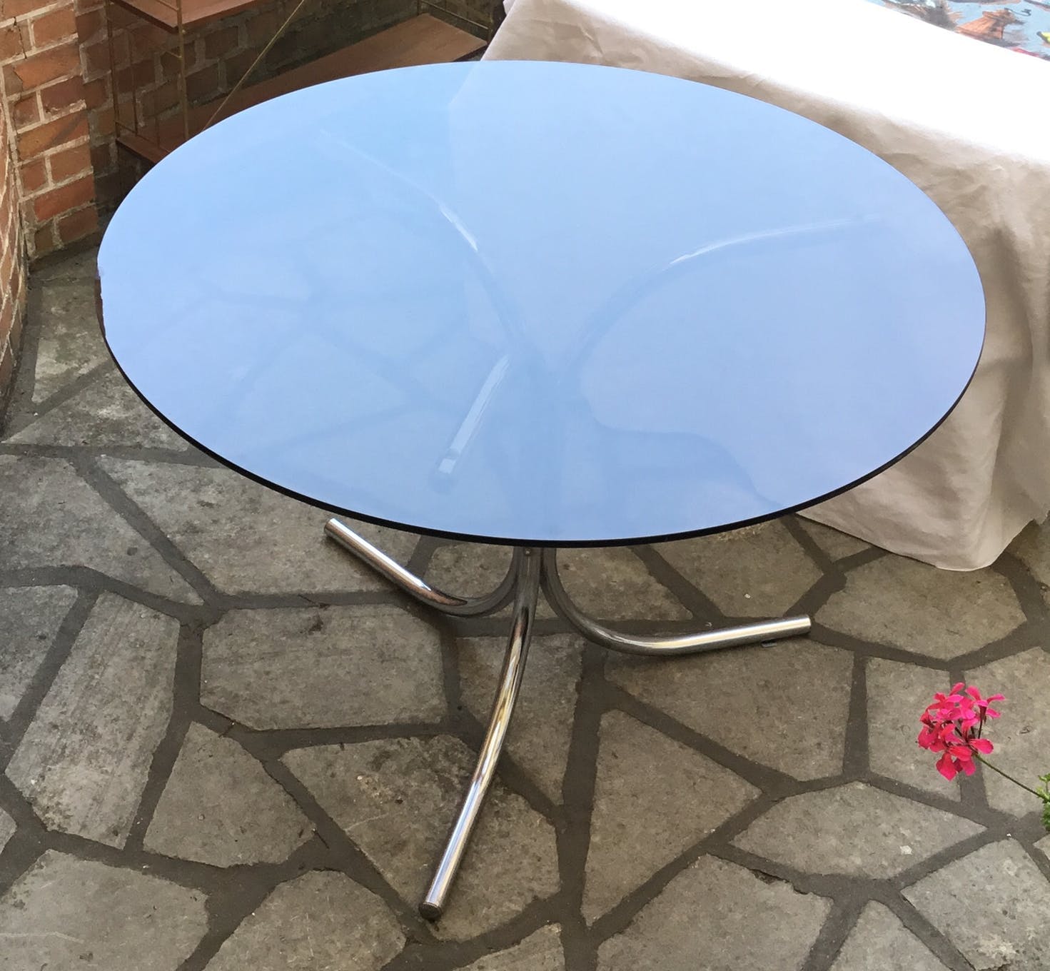 Dining roundtable, 1970