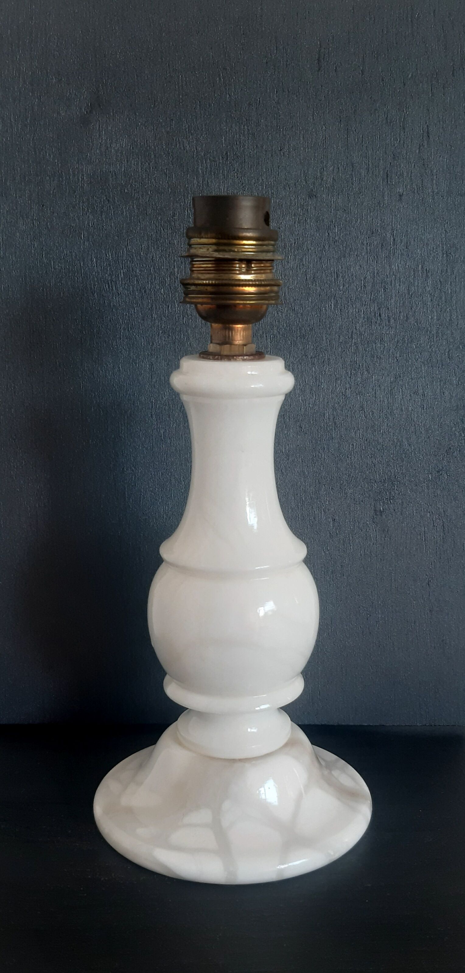 Alabaster lamp foot