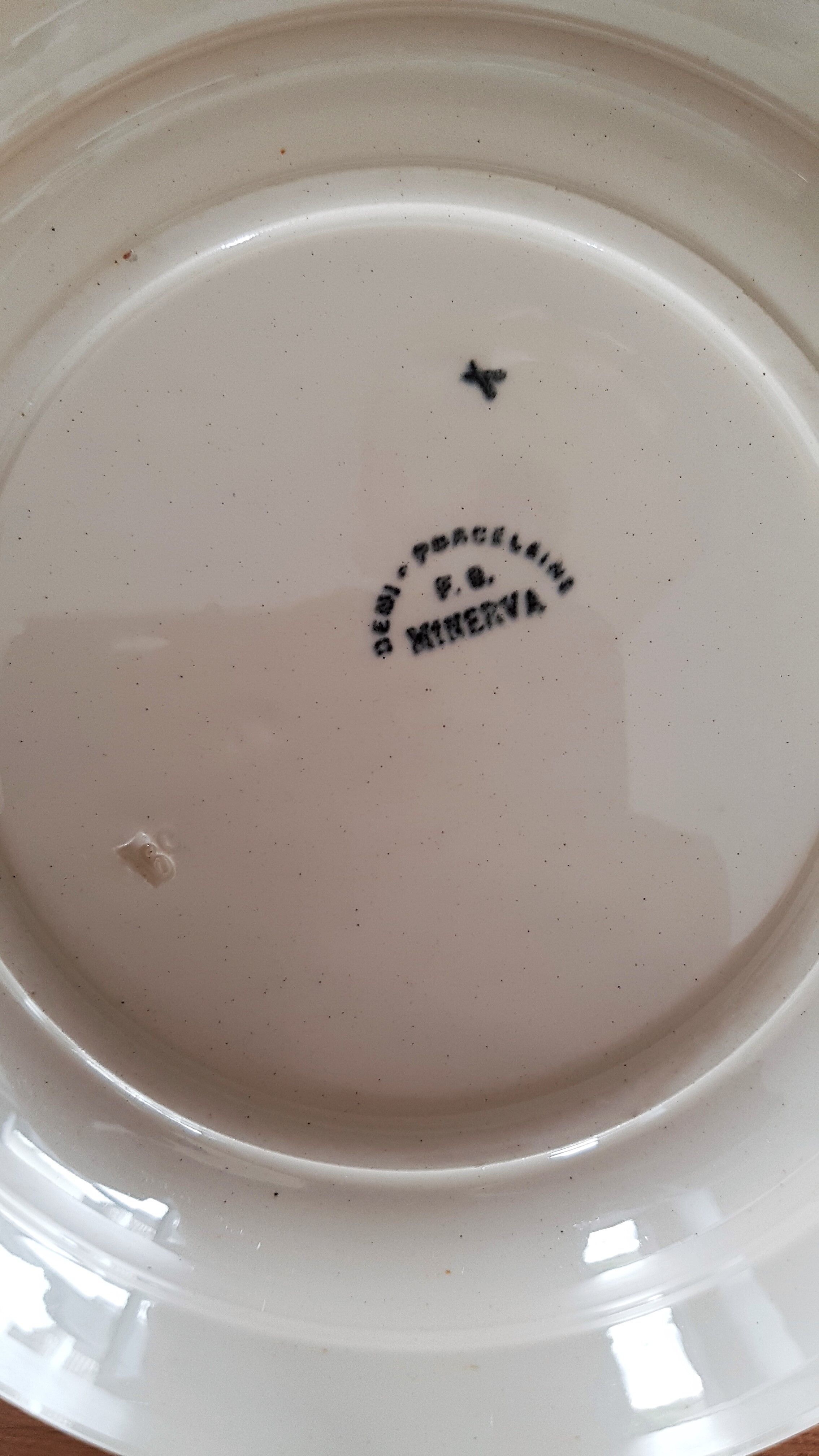 Vintage round half-porcelain dish