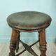 Tabouret en bois tourné