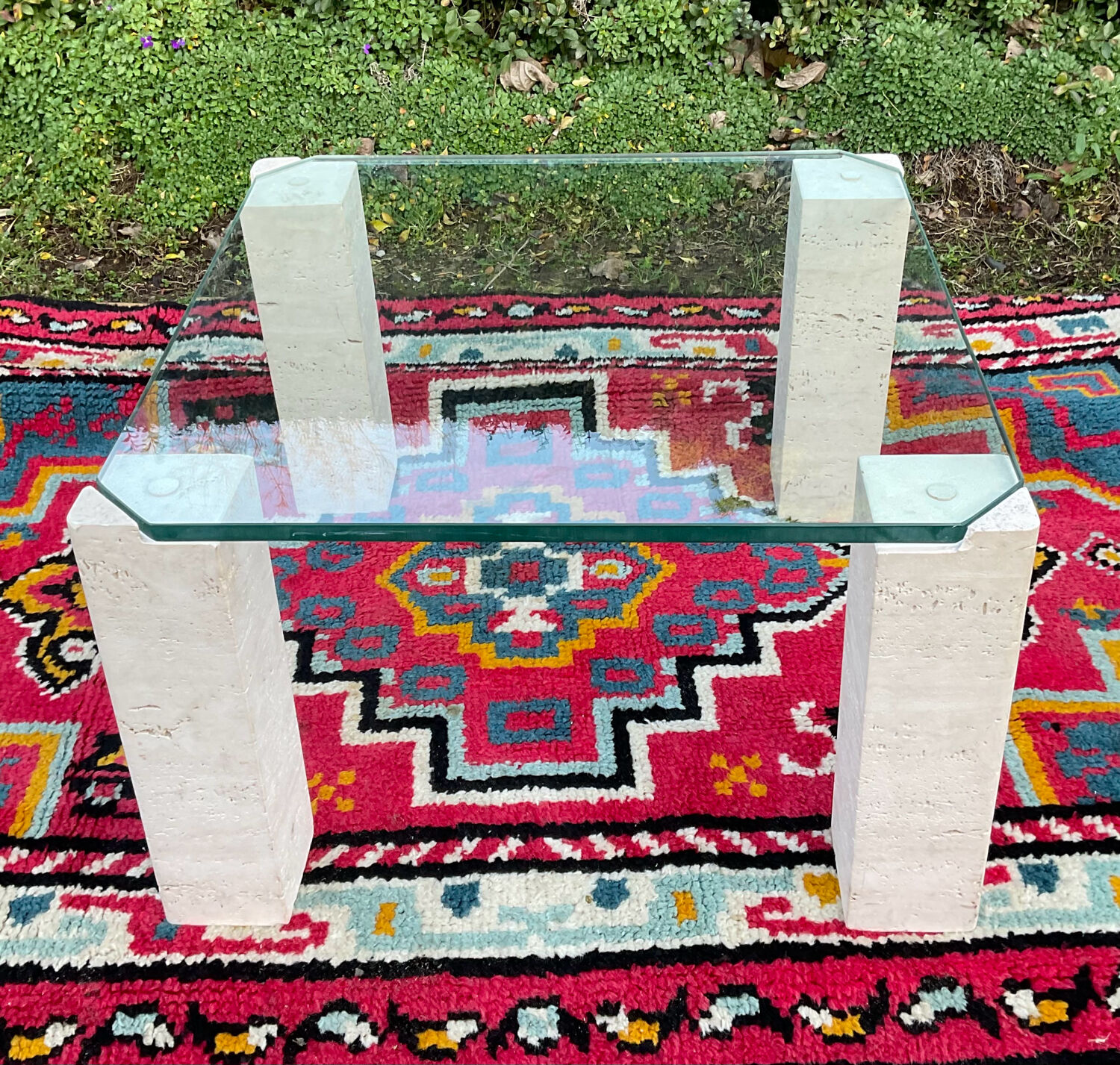 Table basse vintage en travertin et verre