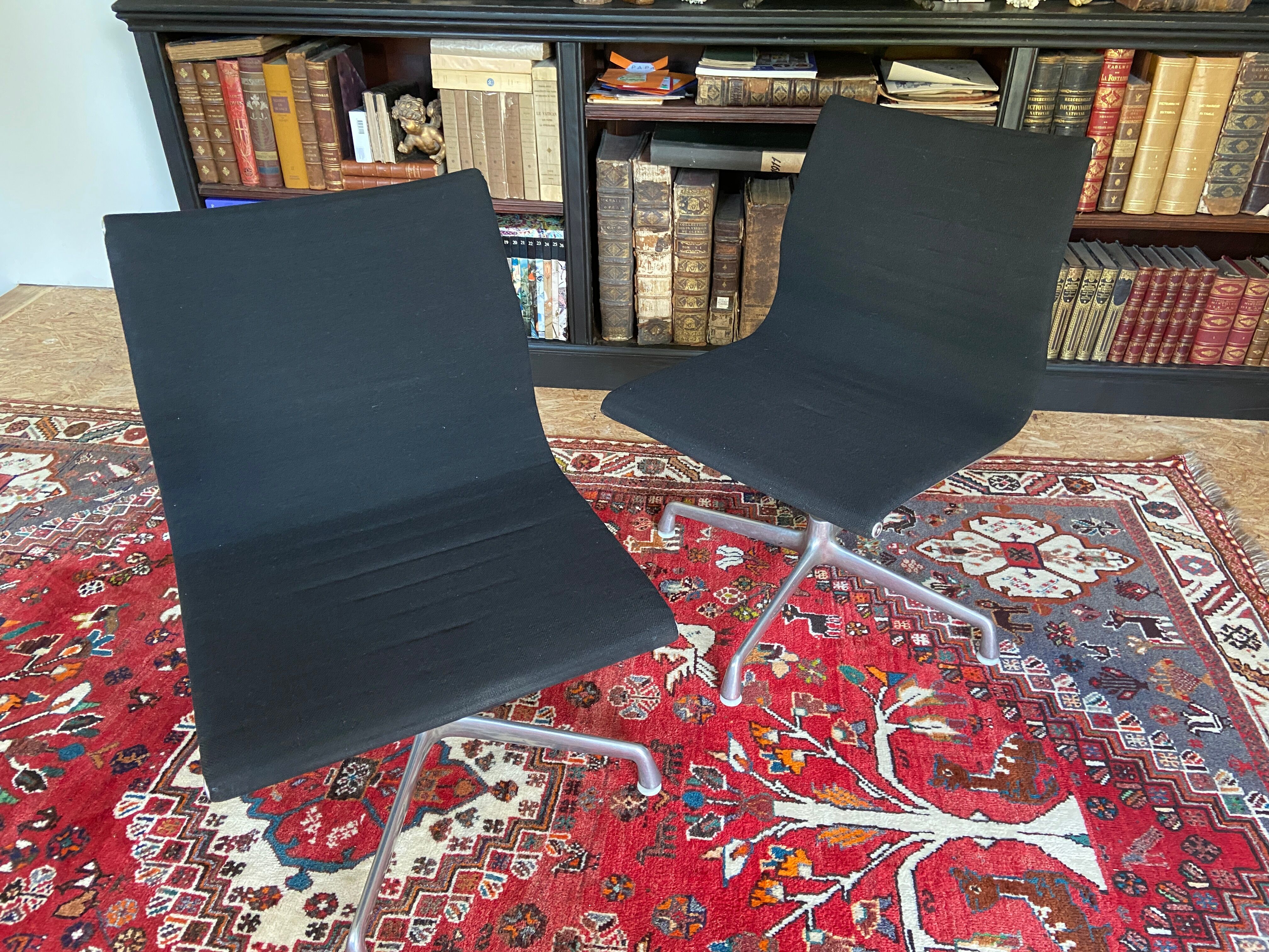 pair of Charles & Ray Eames chairs for Herman Miller model EA 106