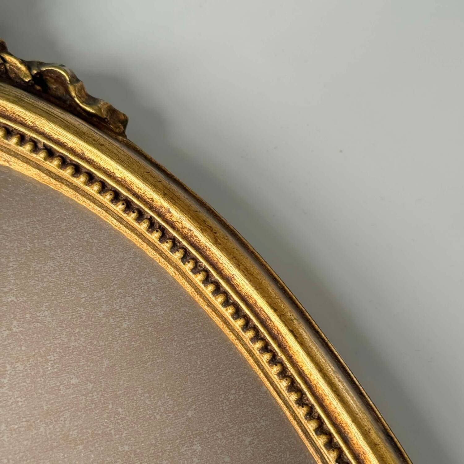 Vintage Gold Oval Mirror in Louis XVI Style – Ribbon & Roses Decor