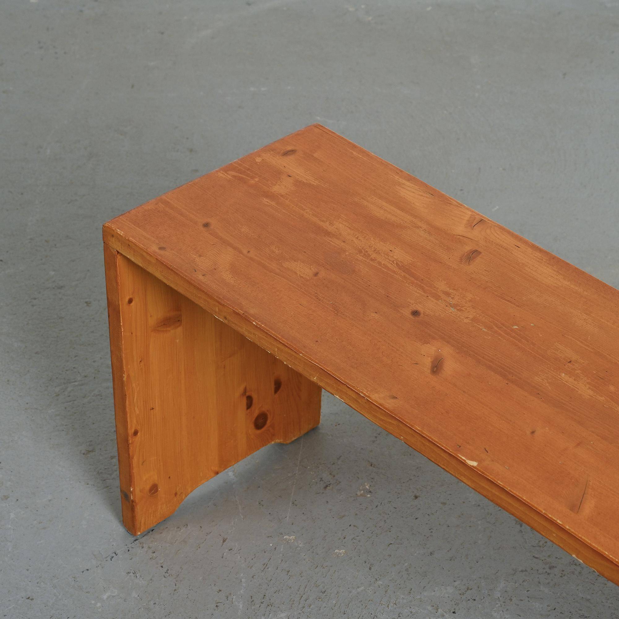 Banc de montagne en pin massif, France, circa 1975