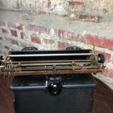 Royal 1930s typewriter