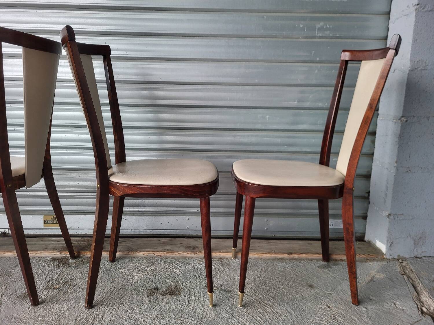 Set of 6 Baumann N°84 vintage chairs in very good condition.
