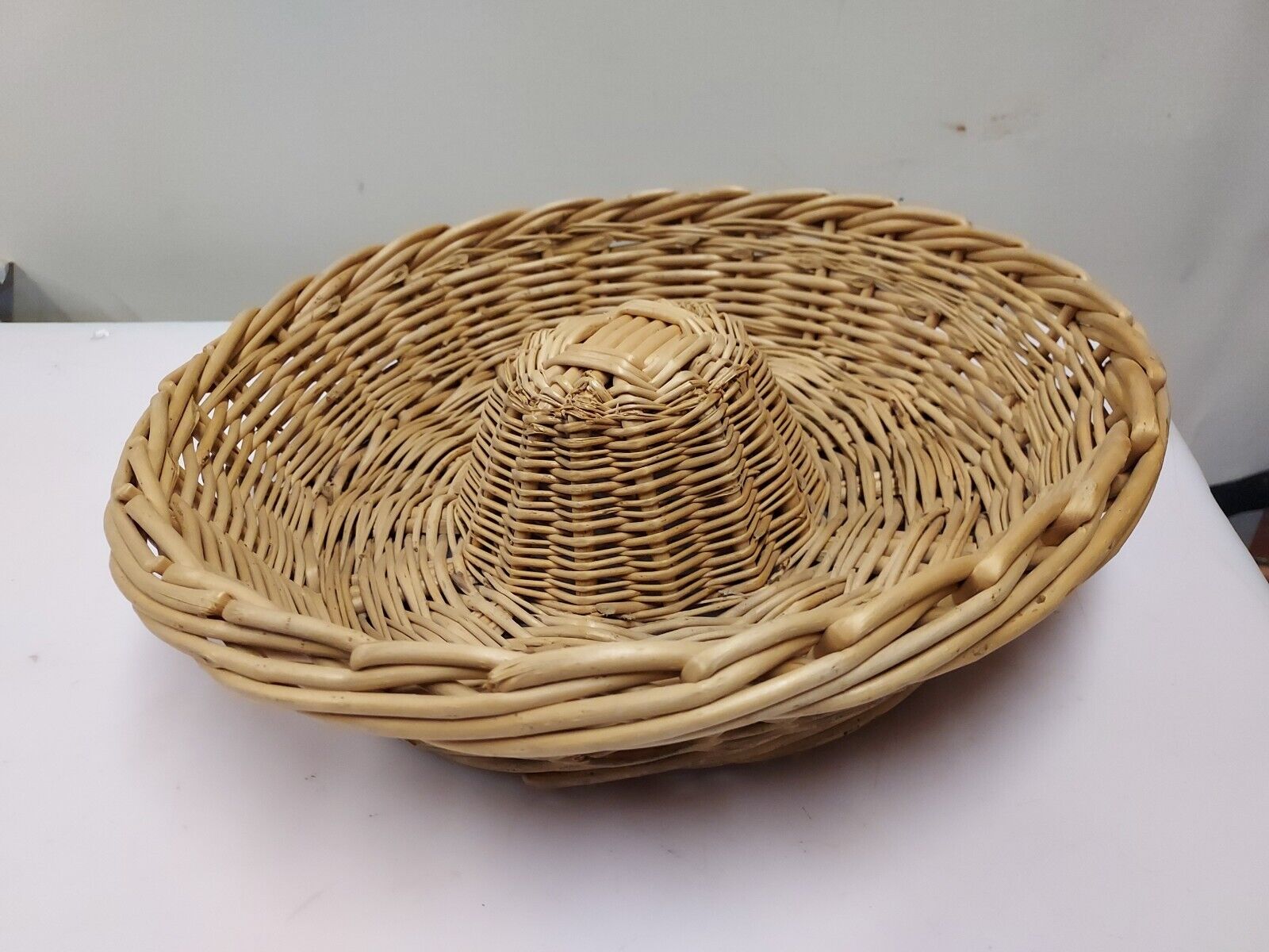 Wicker bread basket