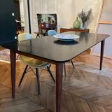 Kann Design dining table