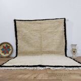 Handcrafted Moroccan Berber Rug 195 X 138 CM