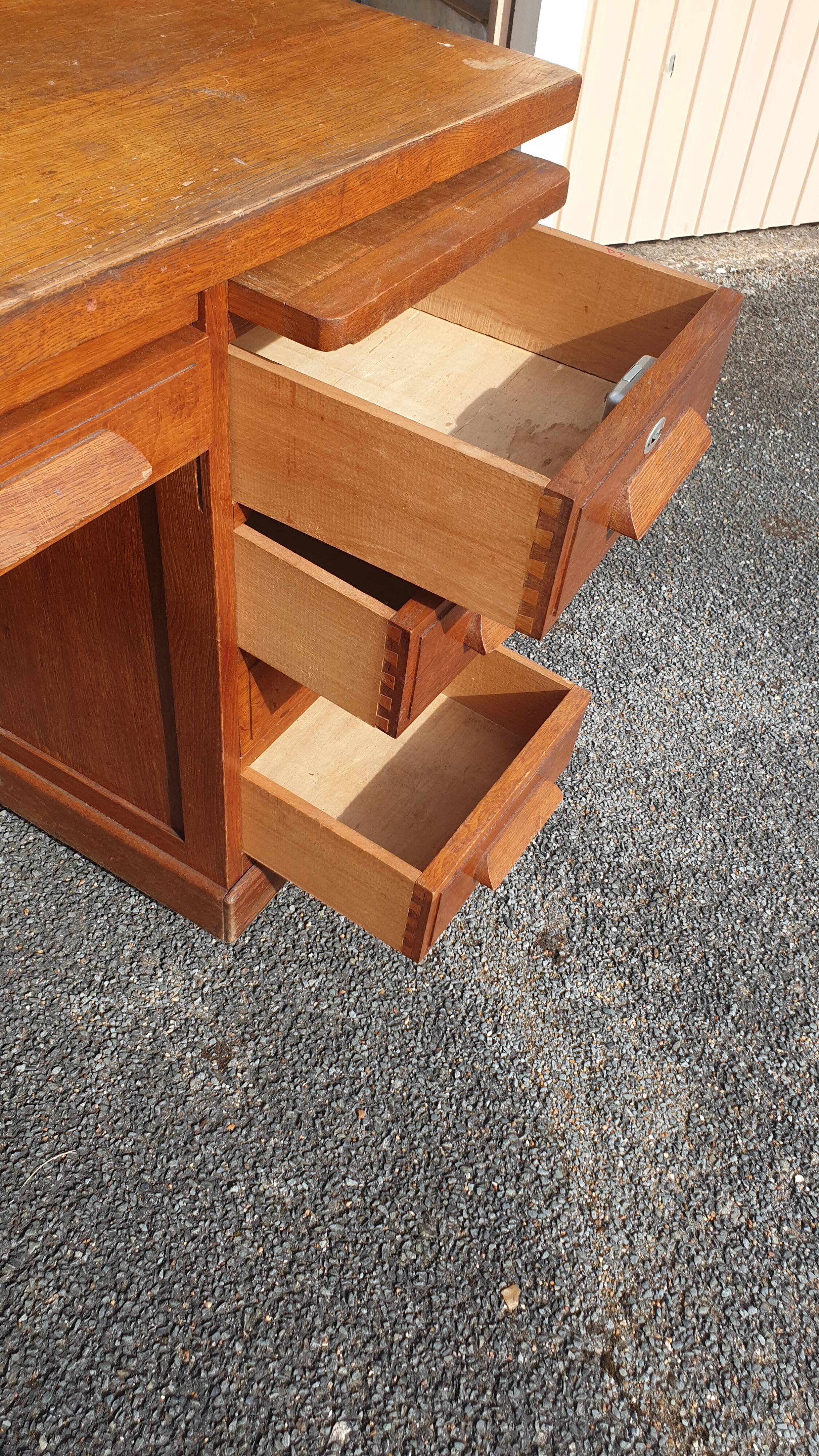 Administrative office 40/50s