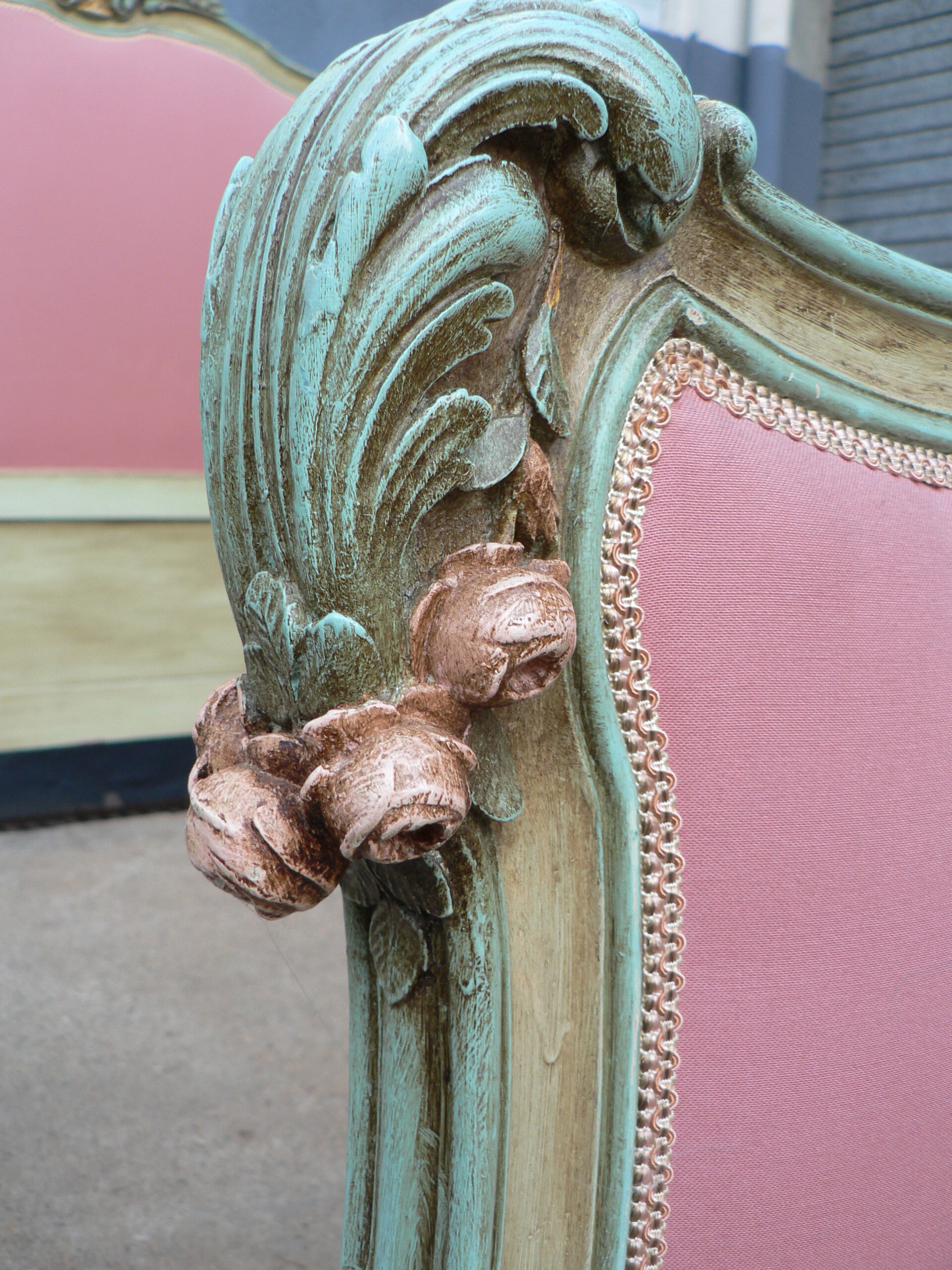 Lit capitonné style Louis XV