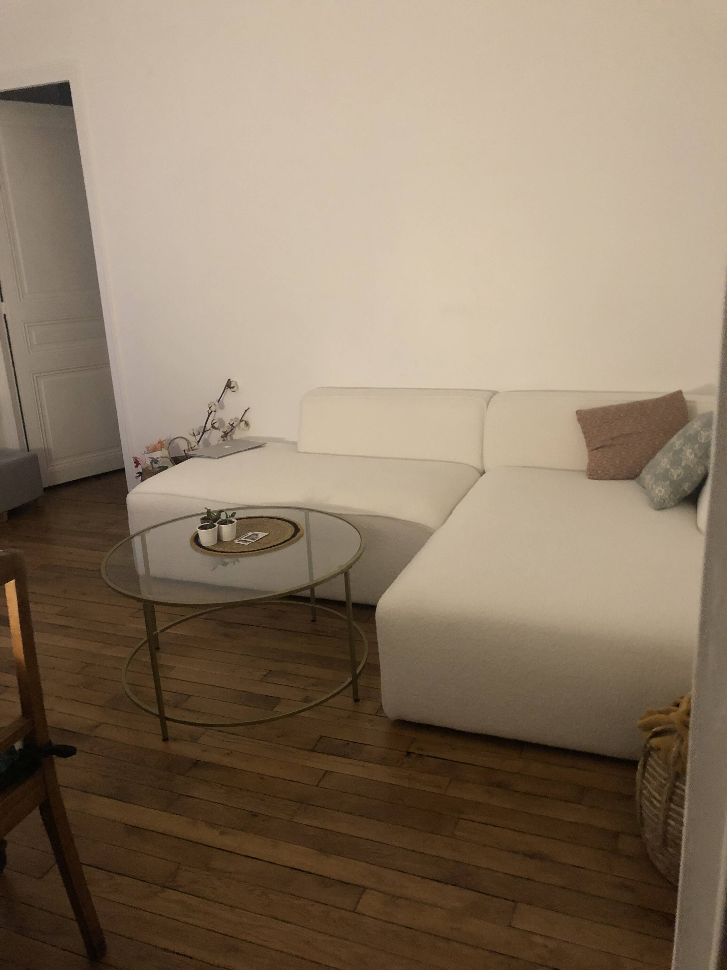 White boucle canapé Bobochic Paris + its bench