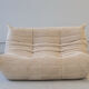 Ensemble de canapé 2 et 3 places et fauteuil d'angle en velours beige.