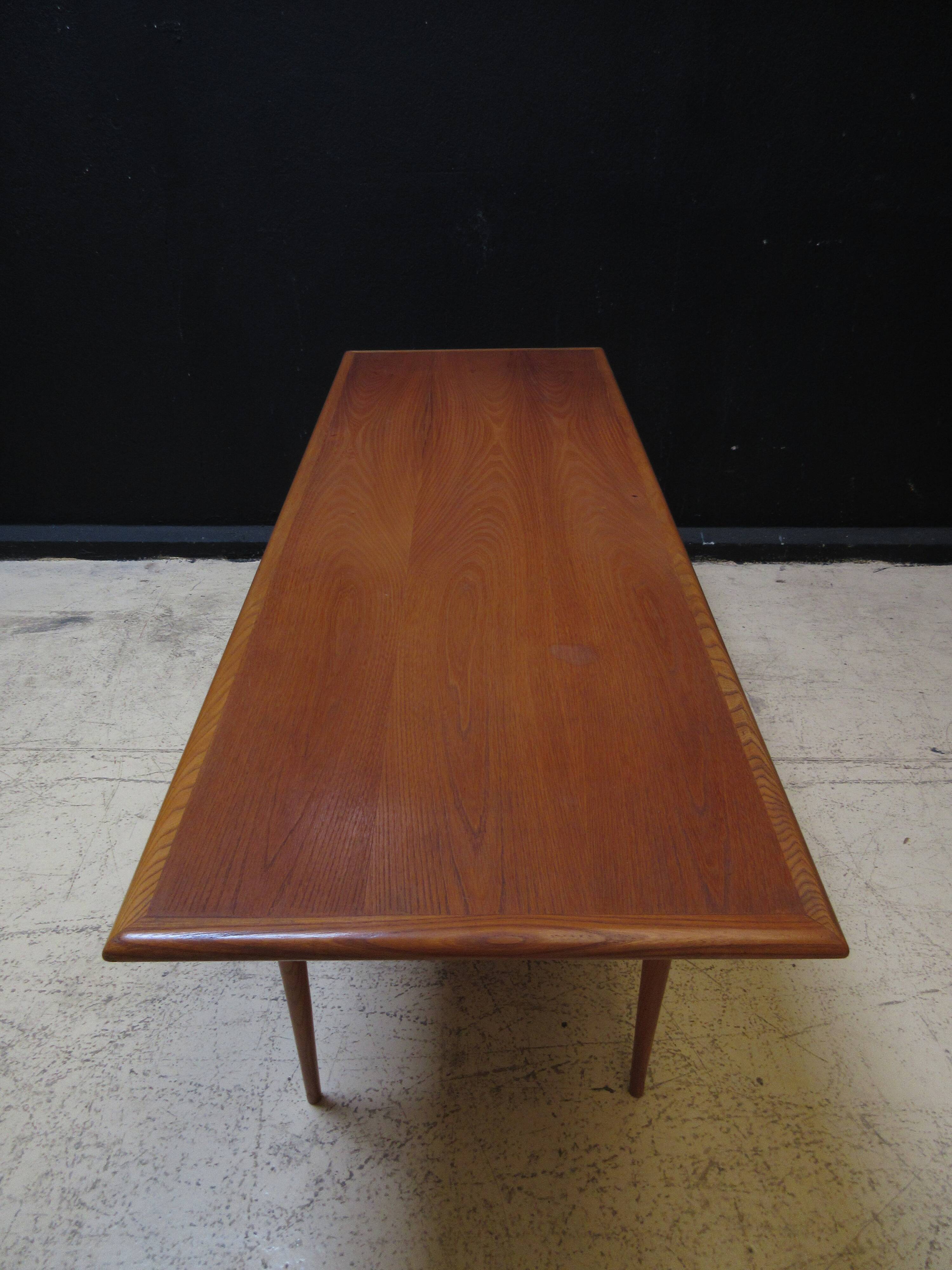 Table basse en bois vintage, mid century, tchèque, Nabytec