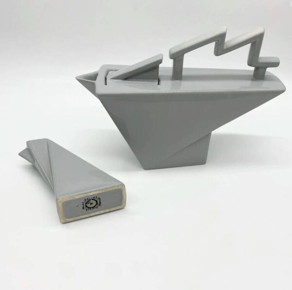 Théière et pot à lait, Pierre Casenove pour Studio Salins, années 1980