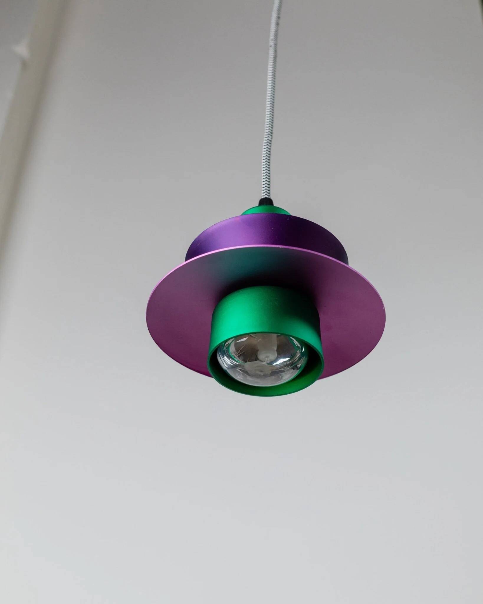 Vintage aluminum ceiling lamp in purple and green, Memphis/postmodern zigzag striped cable, bold pop-art pendant