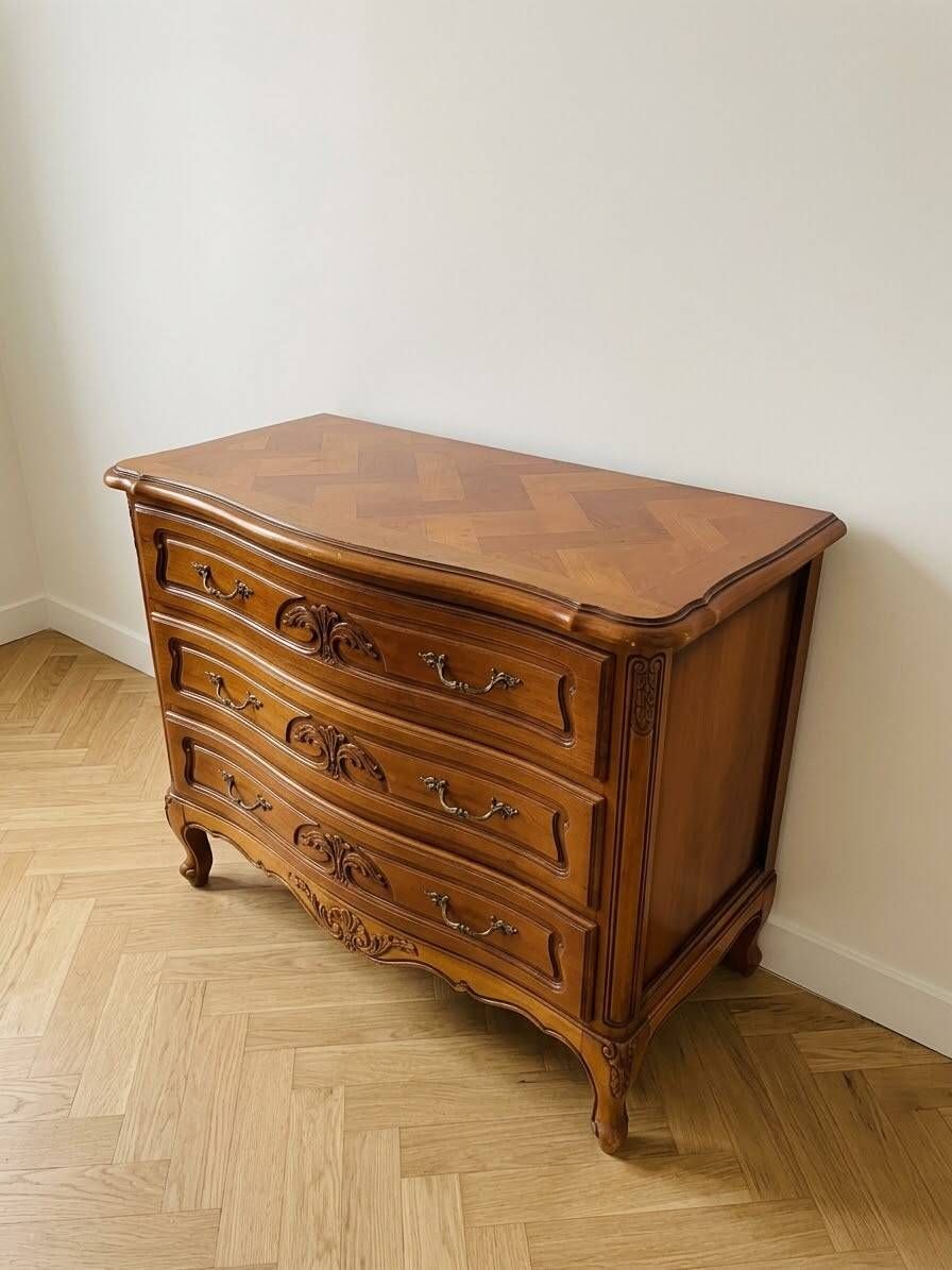 Commode Louis XV en bois merisier 3 tiroirs