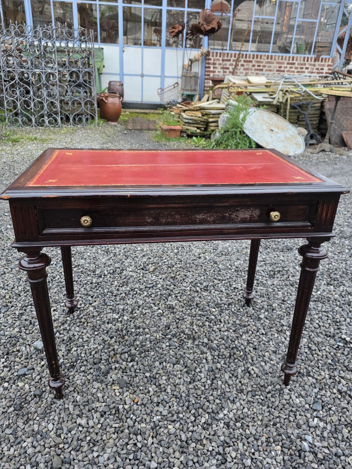 Bureau plat en acajou du XXe