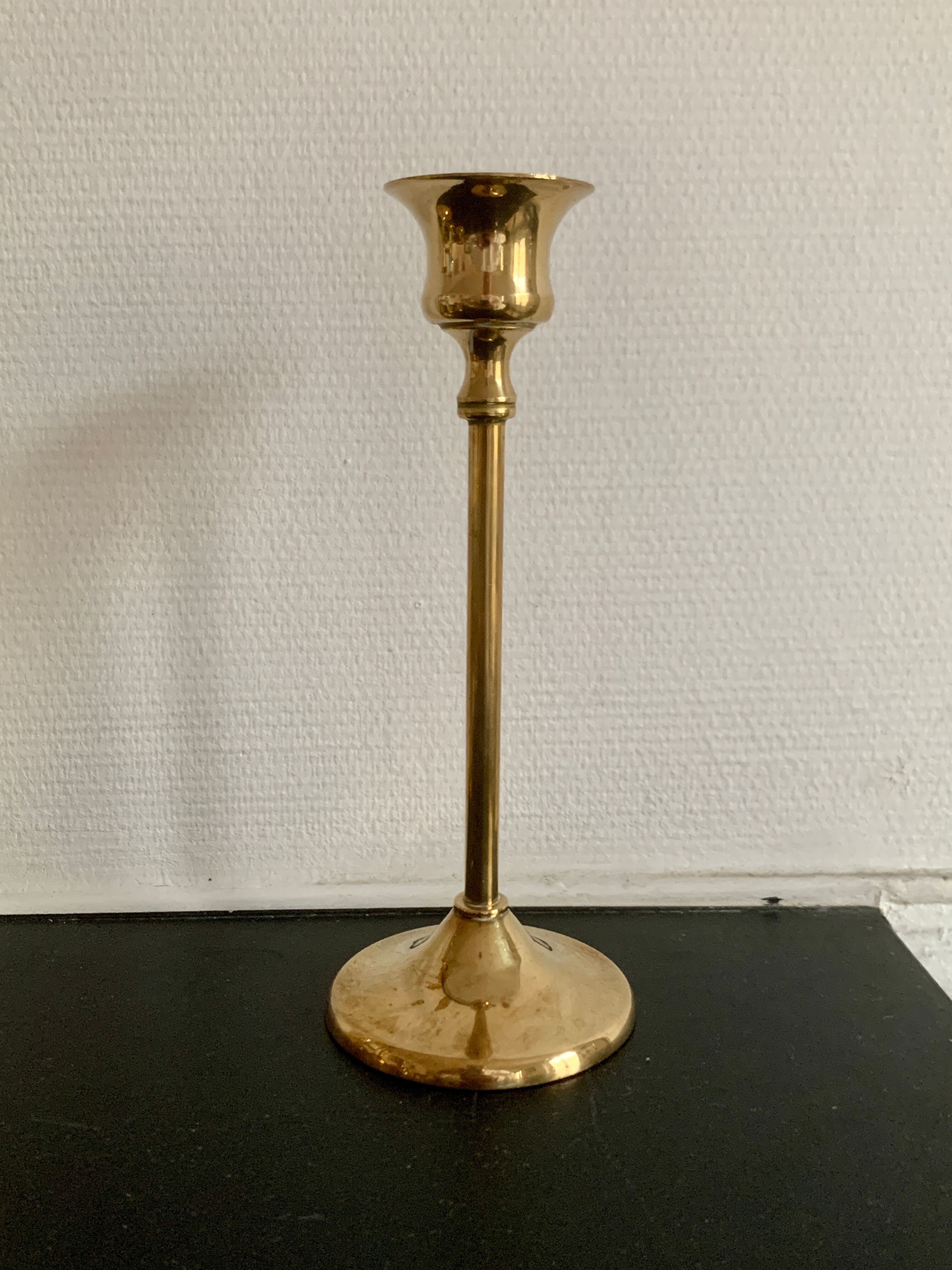 Set of 9 vintage brass candlesticks