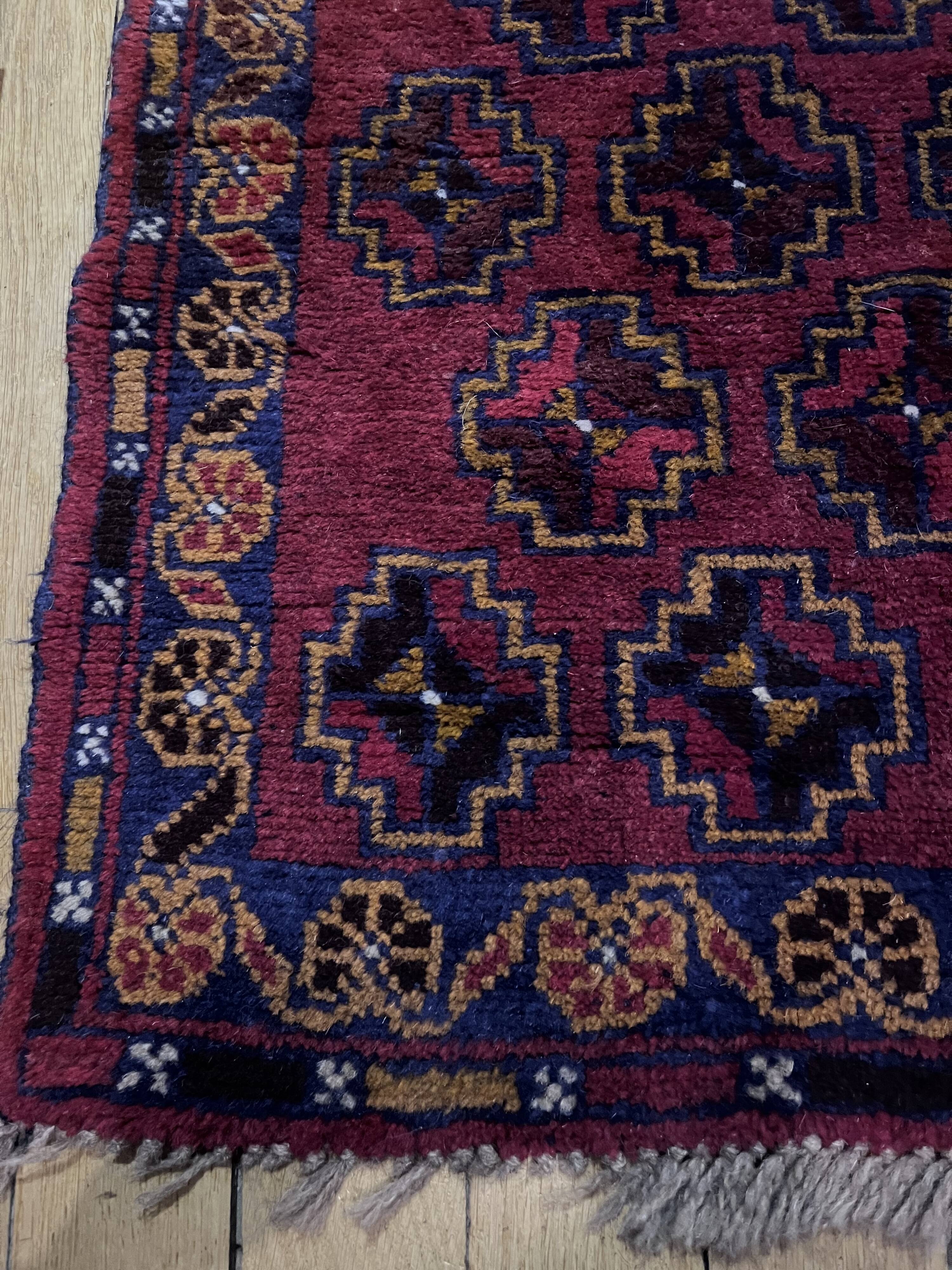 Oriental vintage carpet, 135x80 cm