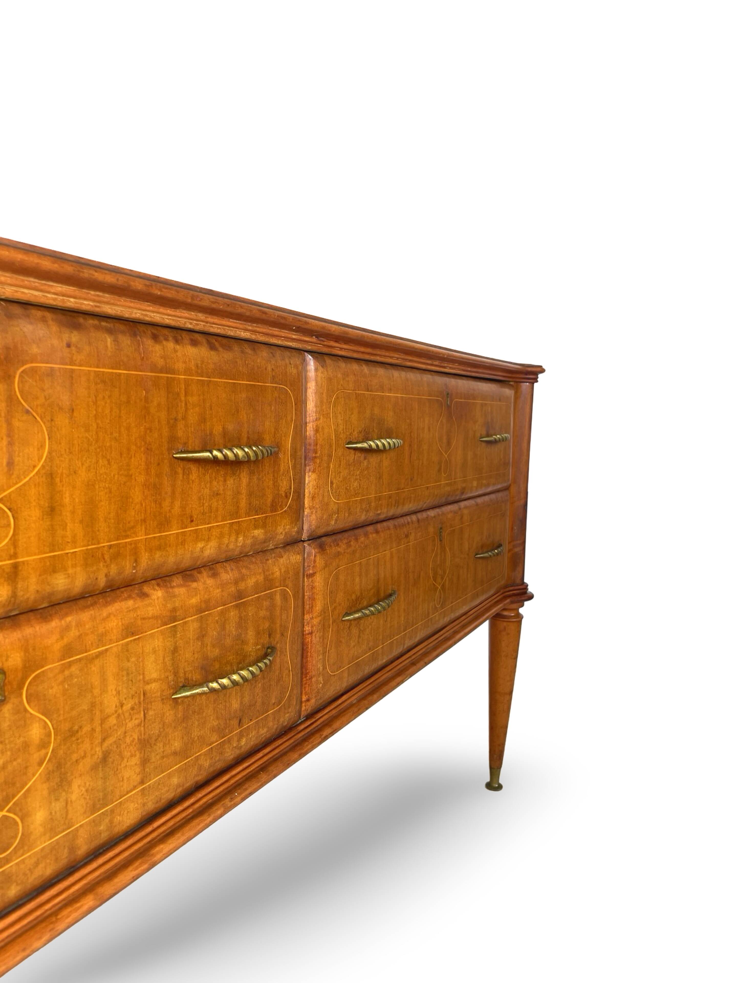 Une commode italienne vintage de style moderne du milieu du siècle