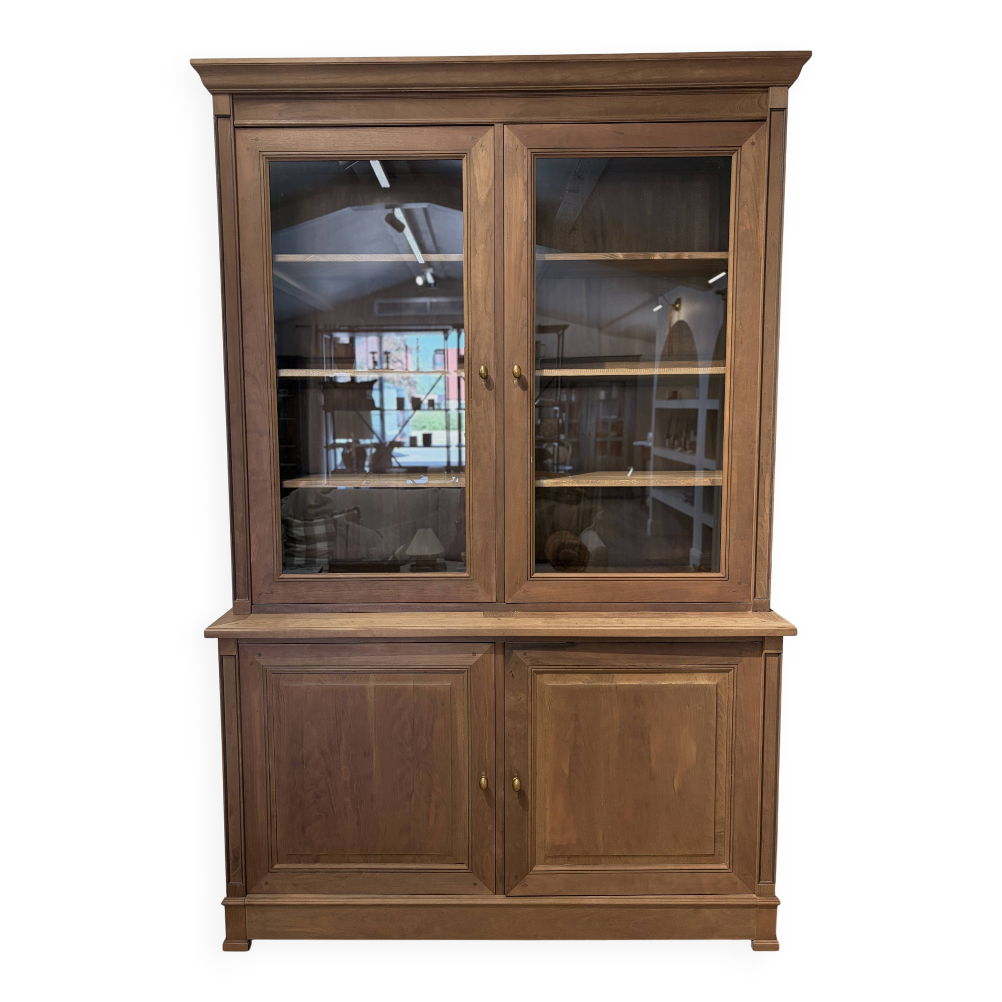 Grand vaisselier en bois foncé