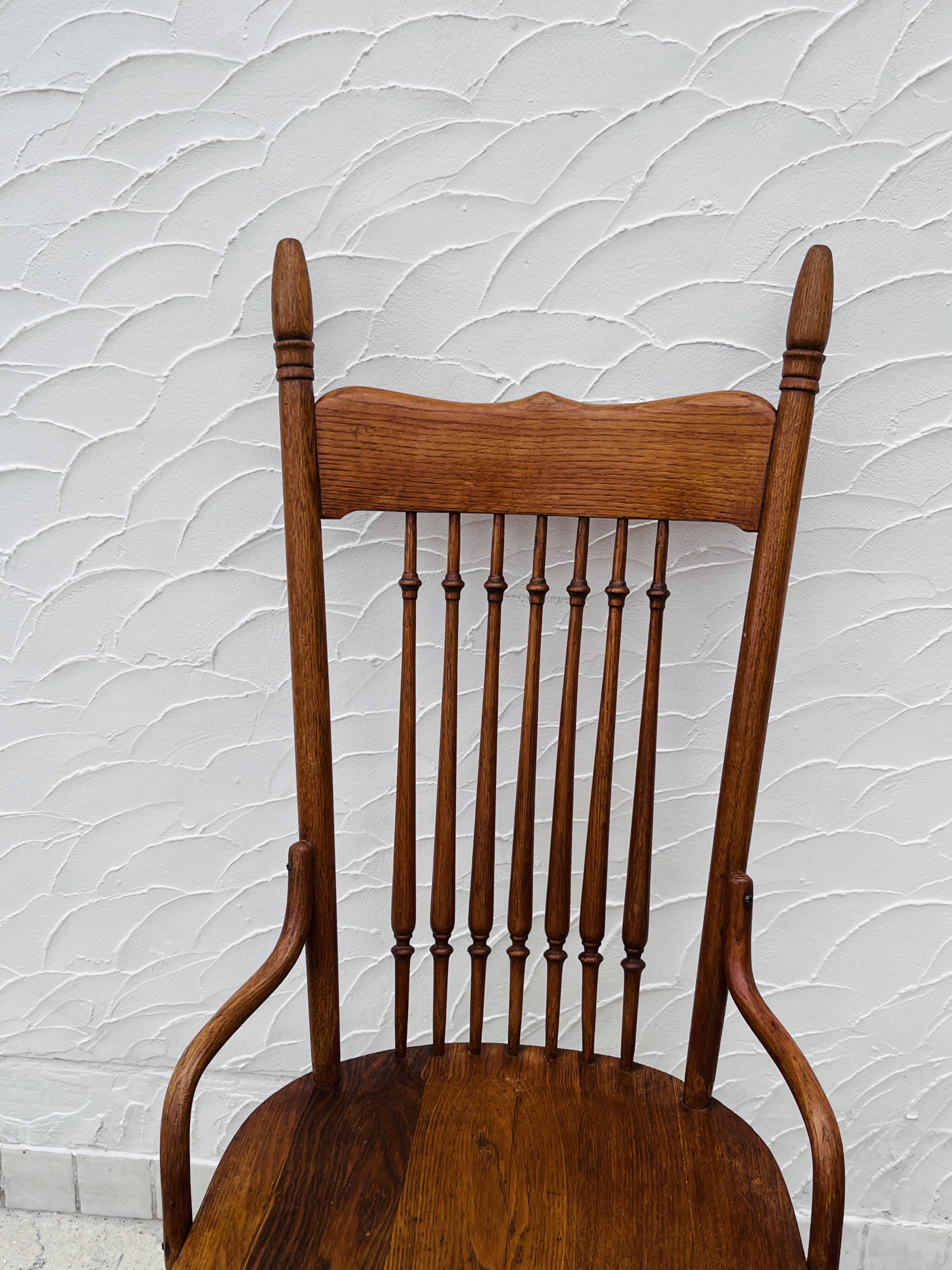 Vintage high chair from the 1960s in solid wood, chic country style.