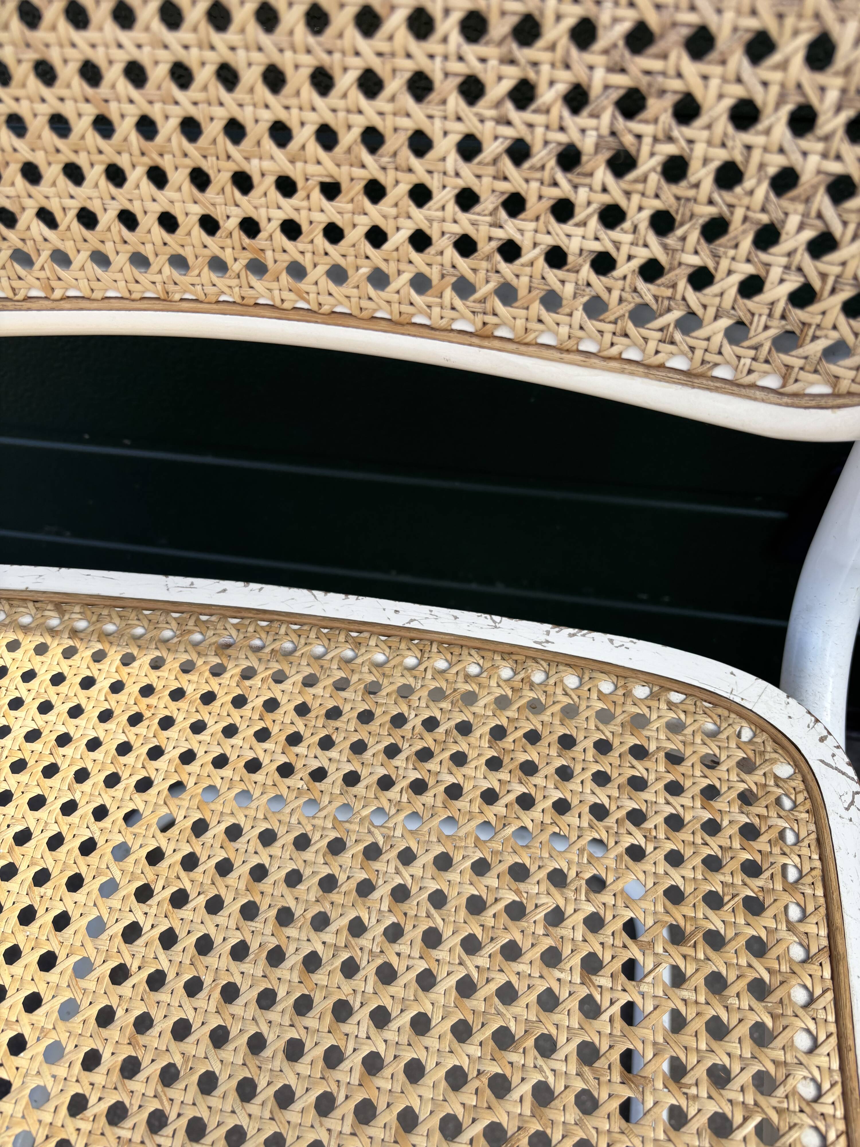 Set of 4 Cesca b32 model chairs in white dining chair