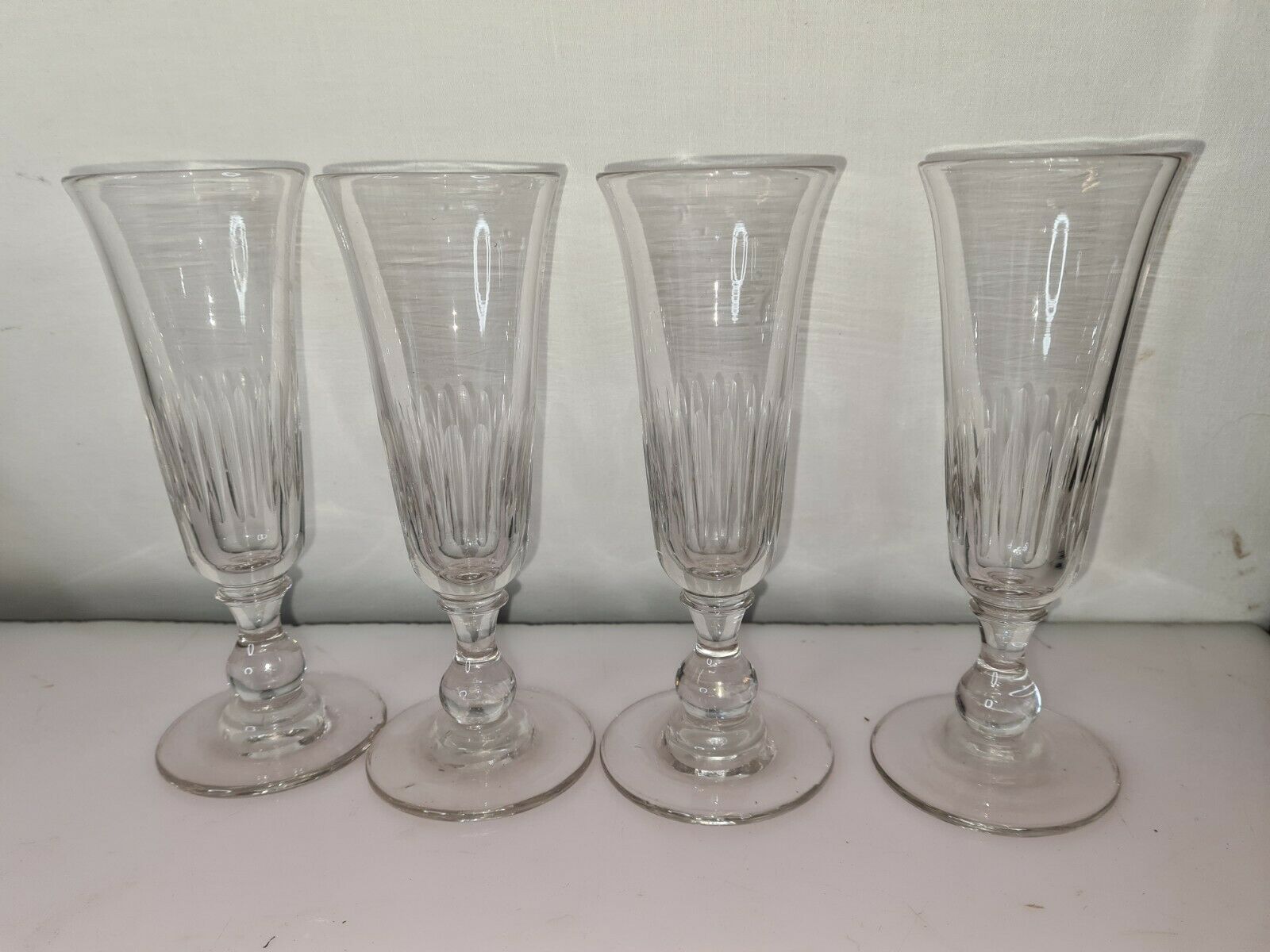 Flûtes à champagne en verre style Louis Philippe