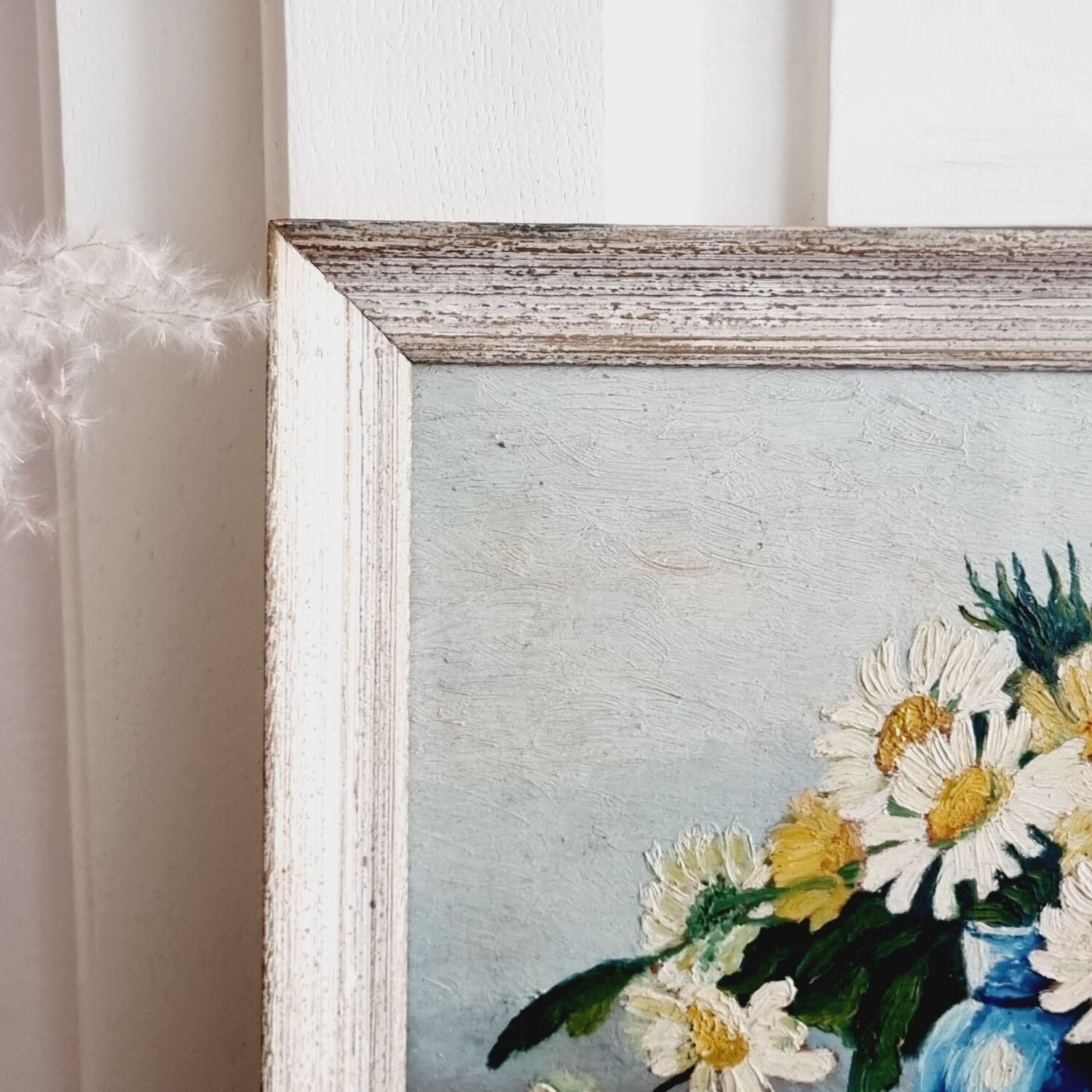 Oil on wood bouquet of daisies