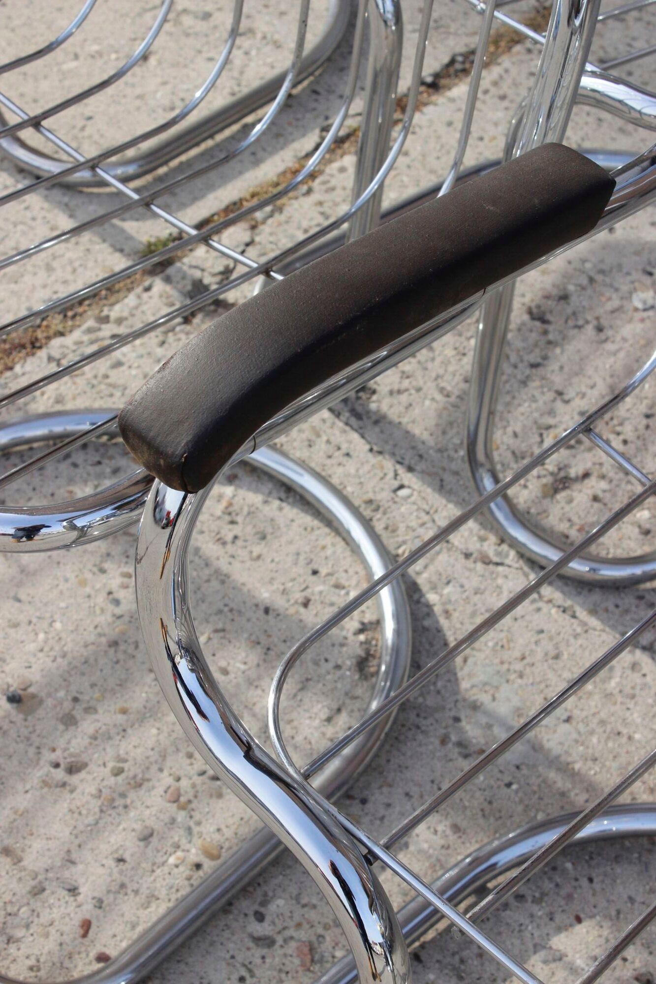 4 chairs & 2 armchairs in chrome-plated steel wire by Gastone Rinaldi, Italy 1970s