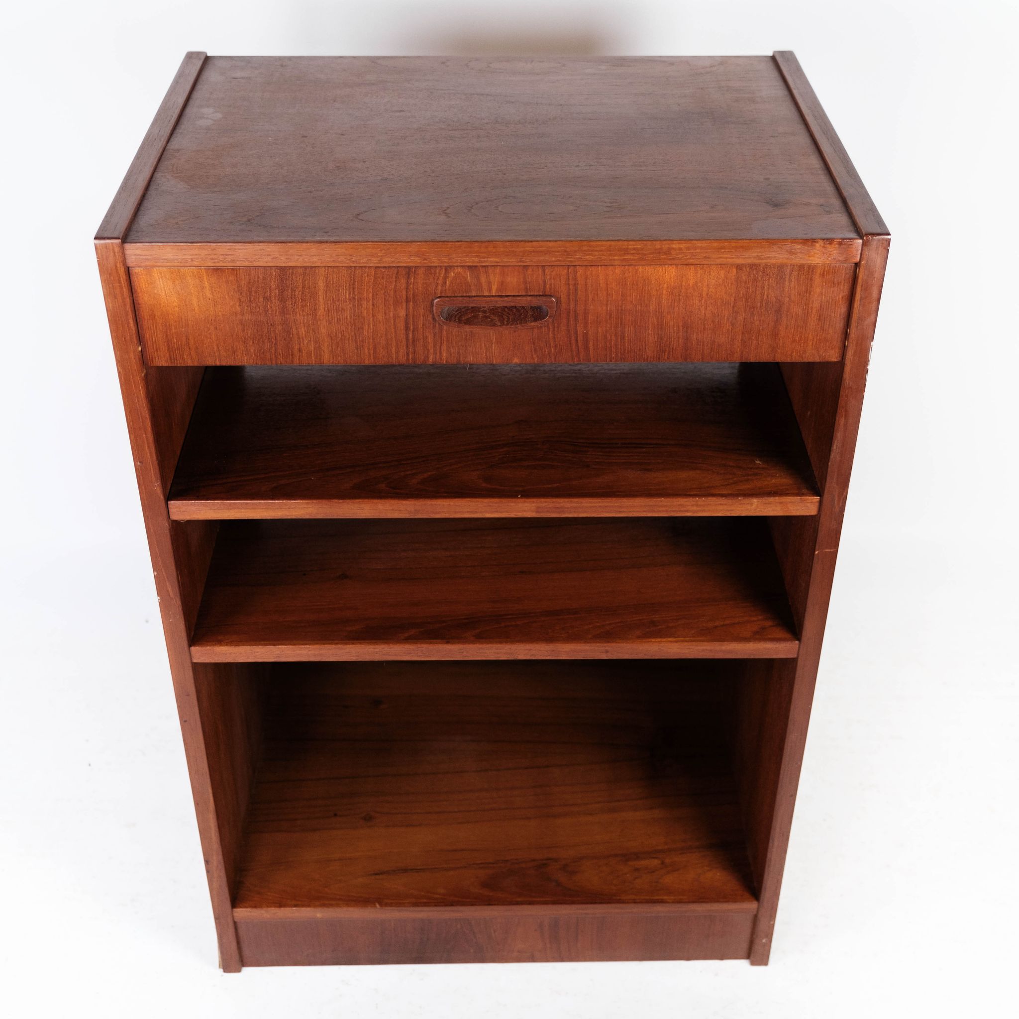 Table de chevet en teck de design danois des années 1960.