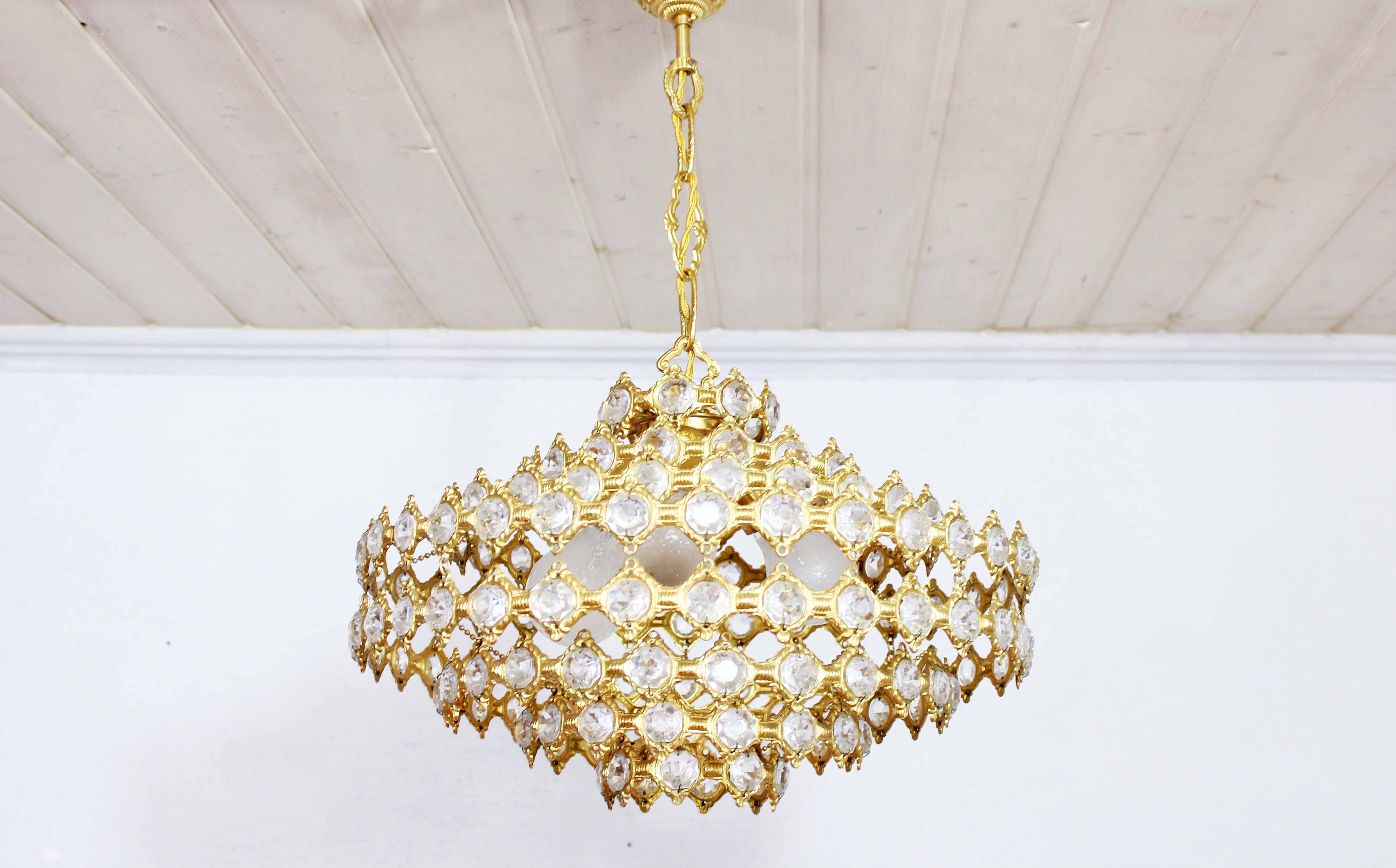 Palwa chandelier in crystal and brass