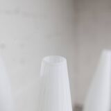 Lampadaire à 3 branches de 1960 laiton doré, fonte et opalines