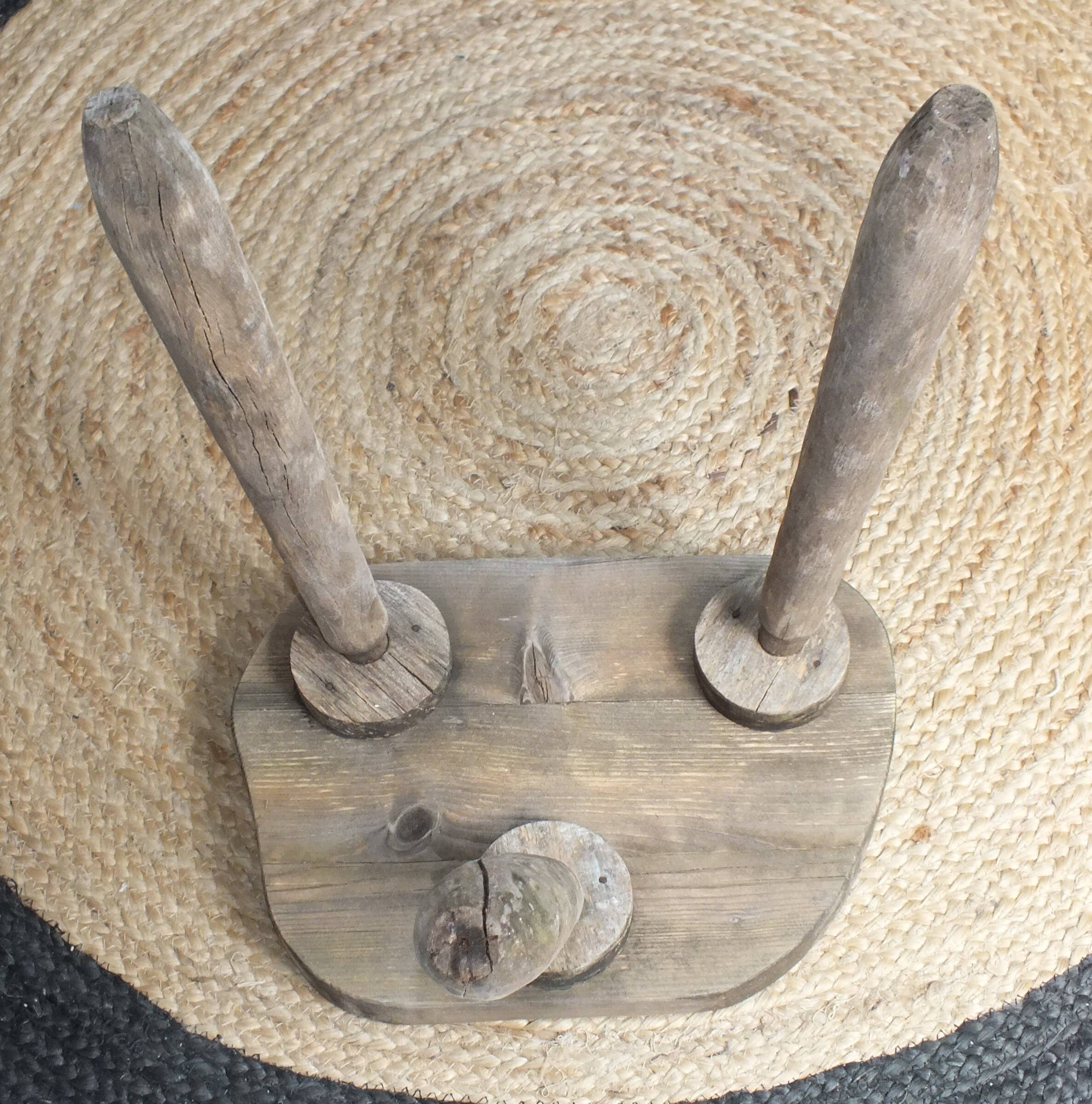 Brutalist tripod fir stool, 60s/70s