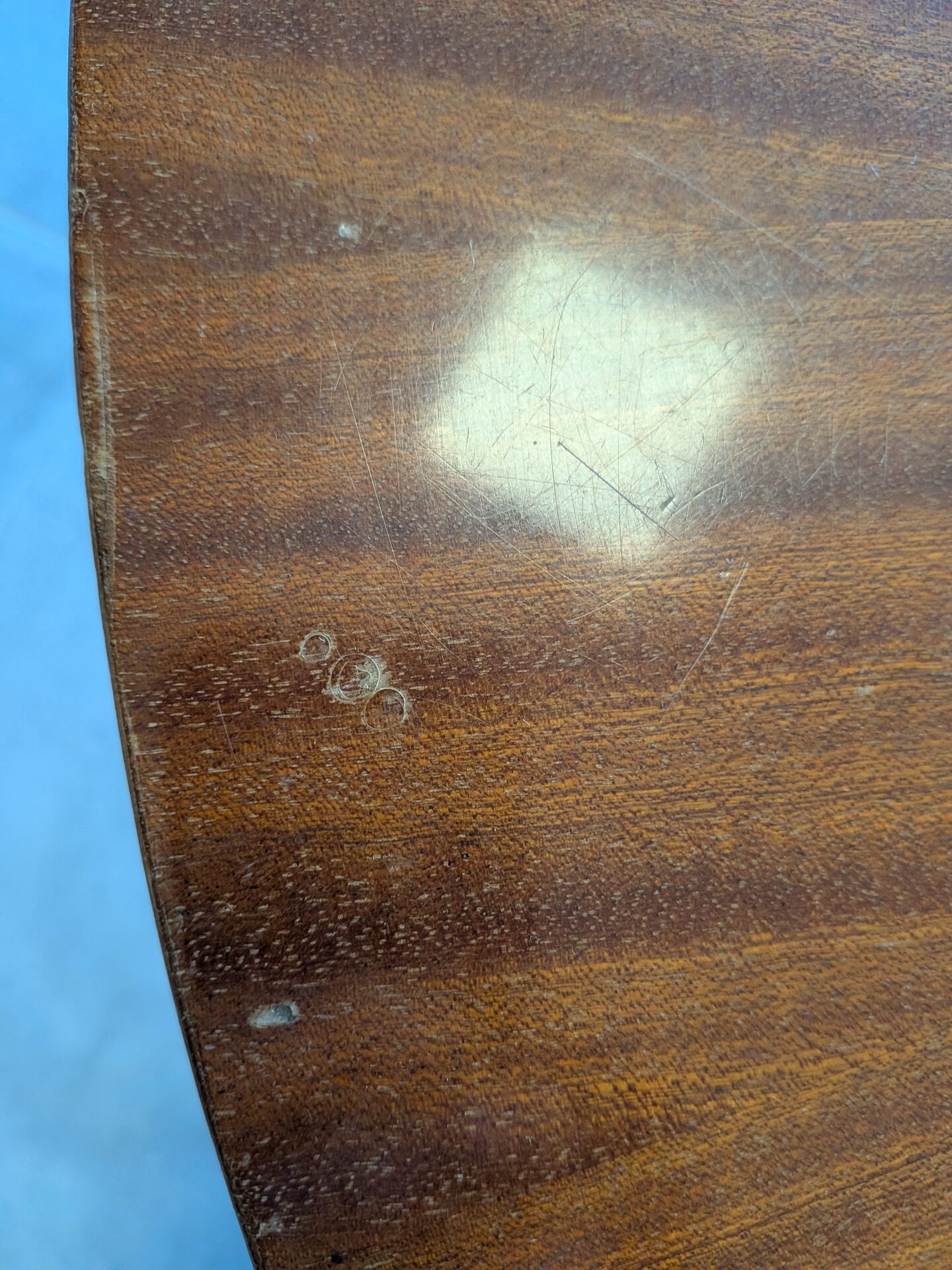 Vintage round coffee table in sun veneer – W. Germany, an