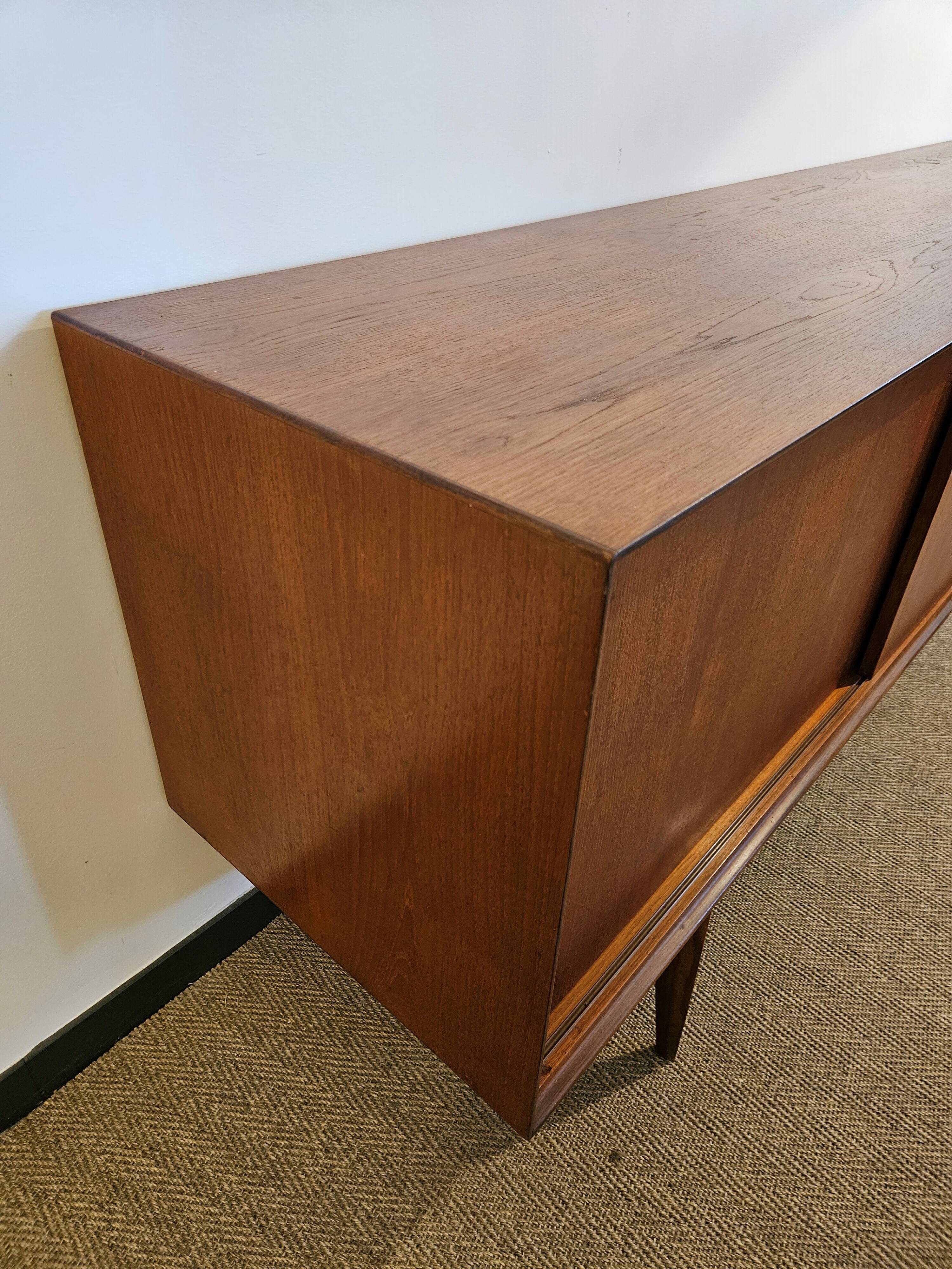 Sacndinavian sideboard